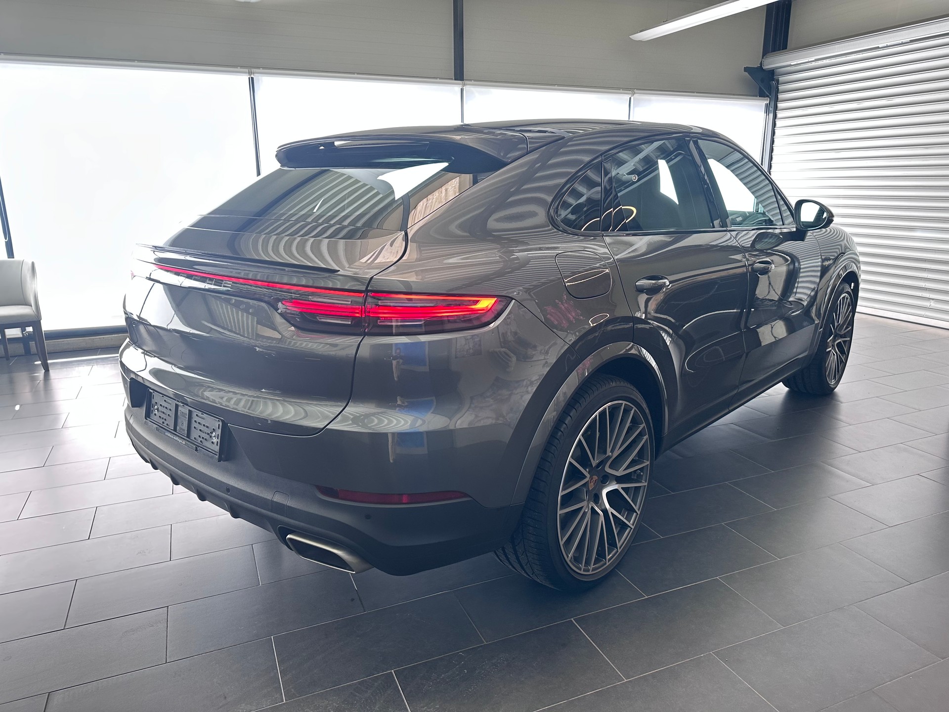 PORSCHE Cayenne Coupé 3.0 V6 E-Hybrid-image-17