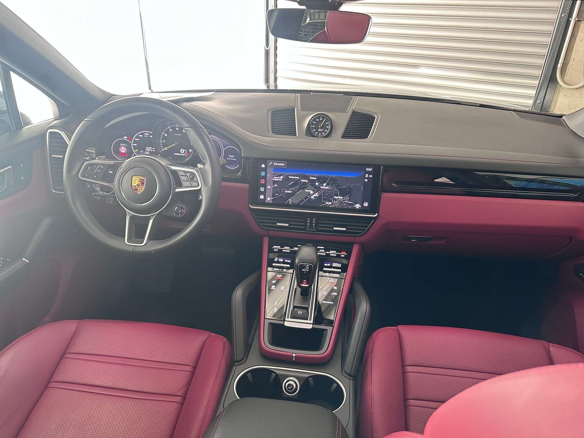 PORSCHE Cayenne Coupé 3.0 V6 E-Hybrid-image-18
