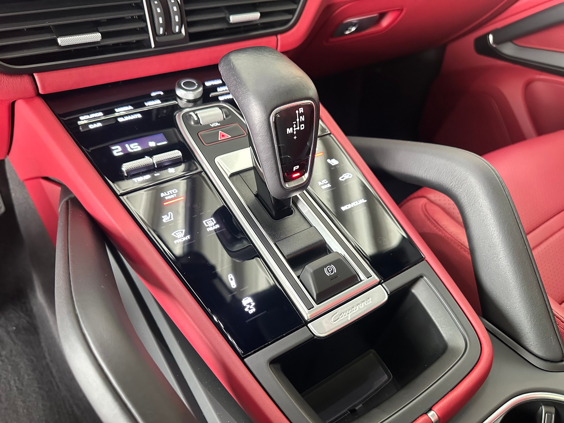 PORSCHE Cayenne Coupé 3.0 V6 E-Hybrid-image-10