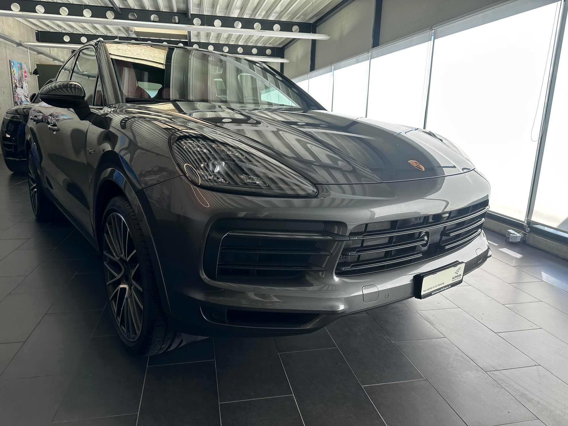 PORSCHE Cayenne Coupé 3.0 V6 E-Hybrid-image-2