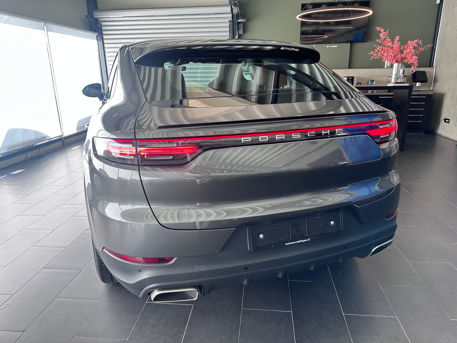 PORSCHE Cayenne Coupé 3.0 V6 E-Hybrid-image-16