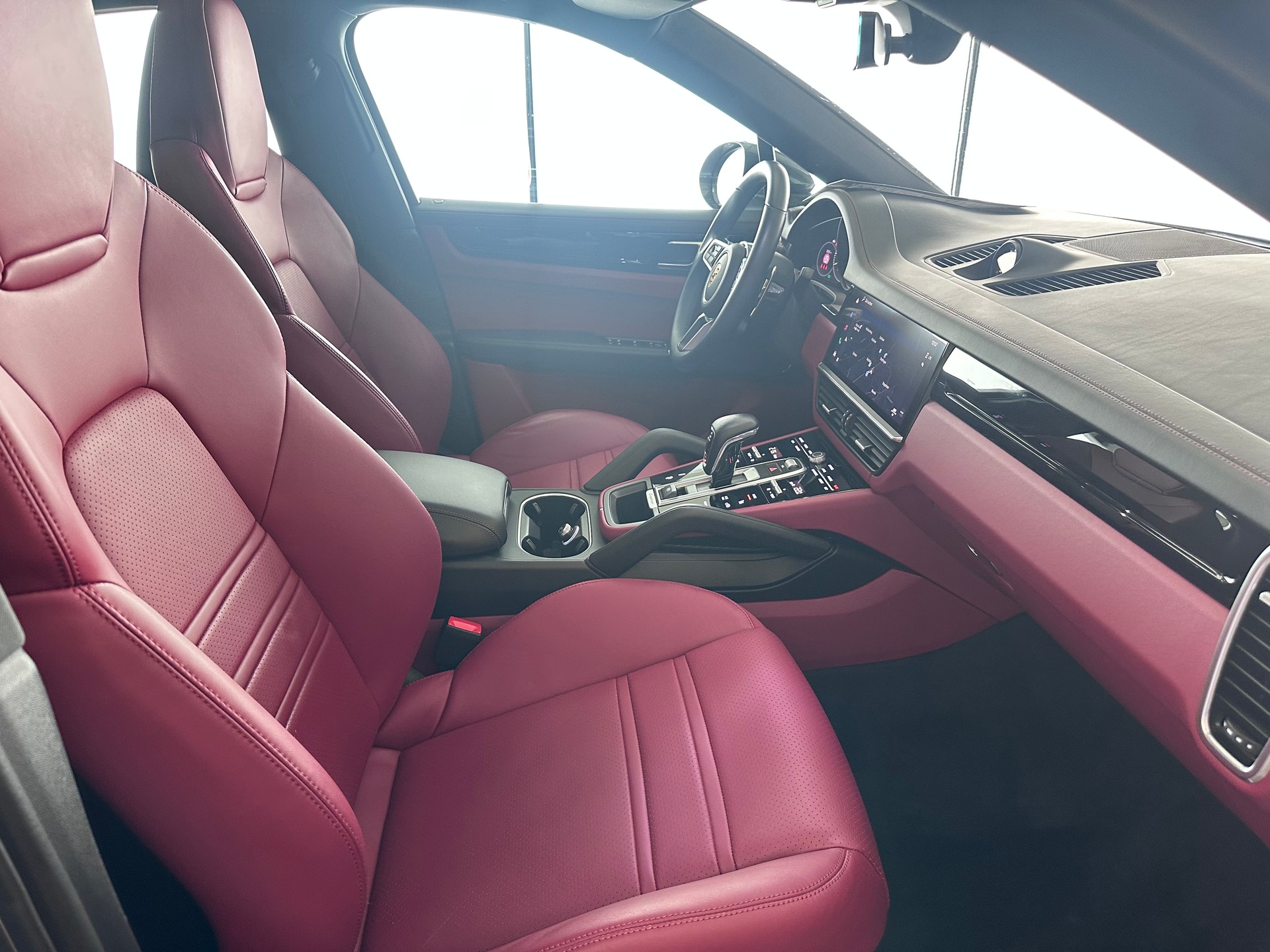 PORSCHE Cayenne Coupé 3.0 V6 E-Hybrid-image-19