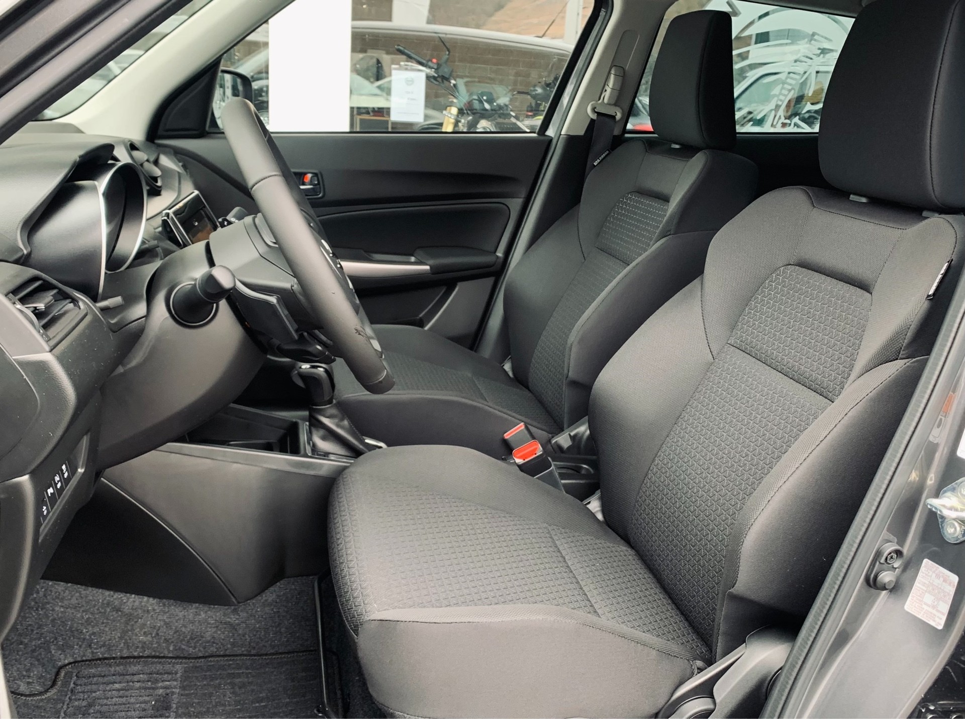 SUZUKI Swift 1.2 Compact Top Hybrid CVT-image-8