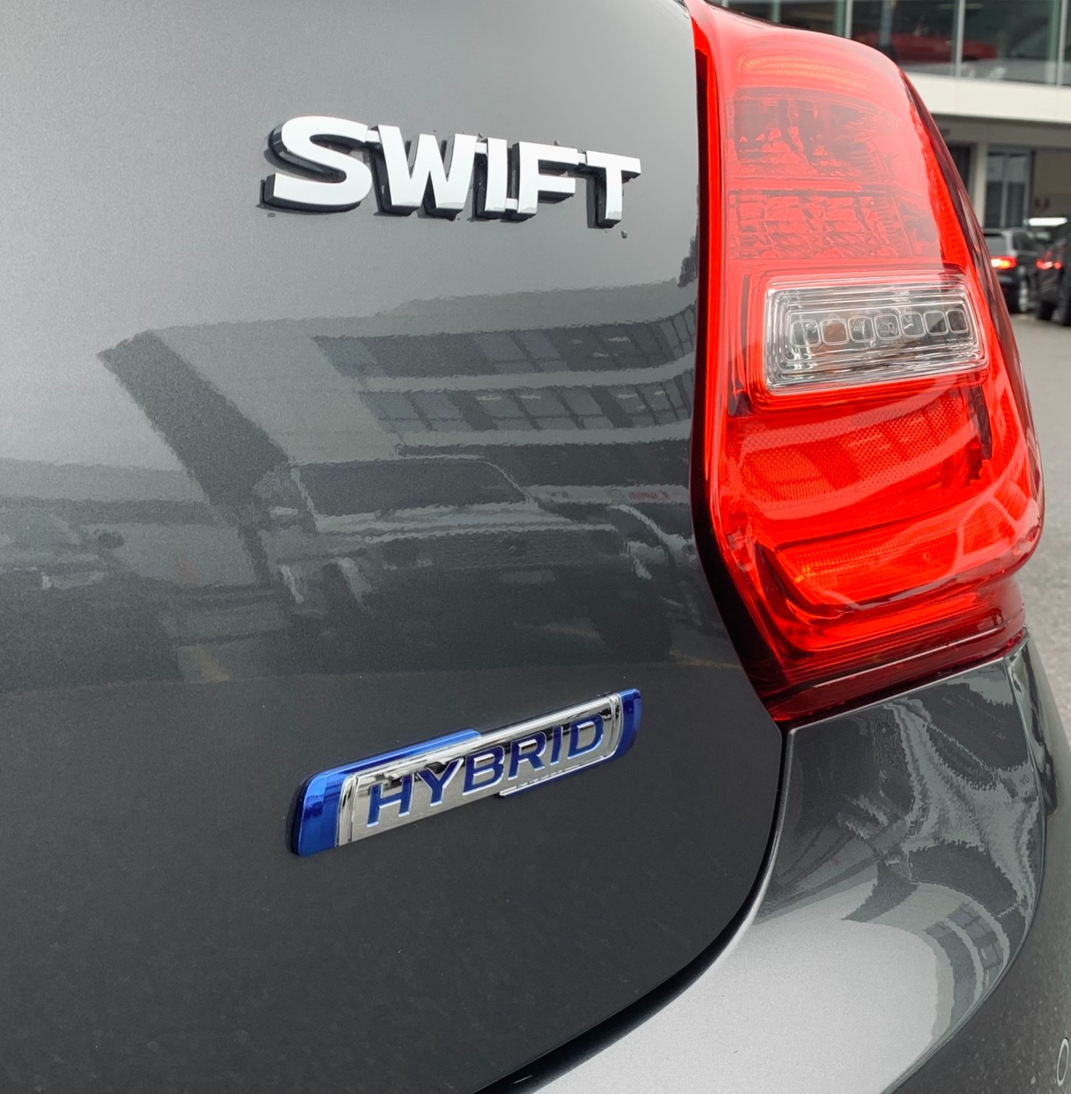 SUZUKI Swift 1.2 Compact Top Hybrid CVT-image-4