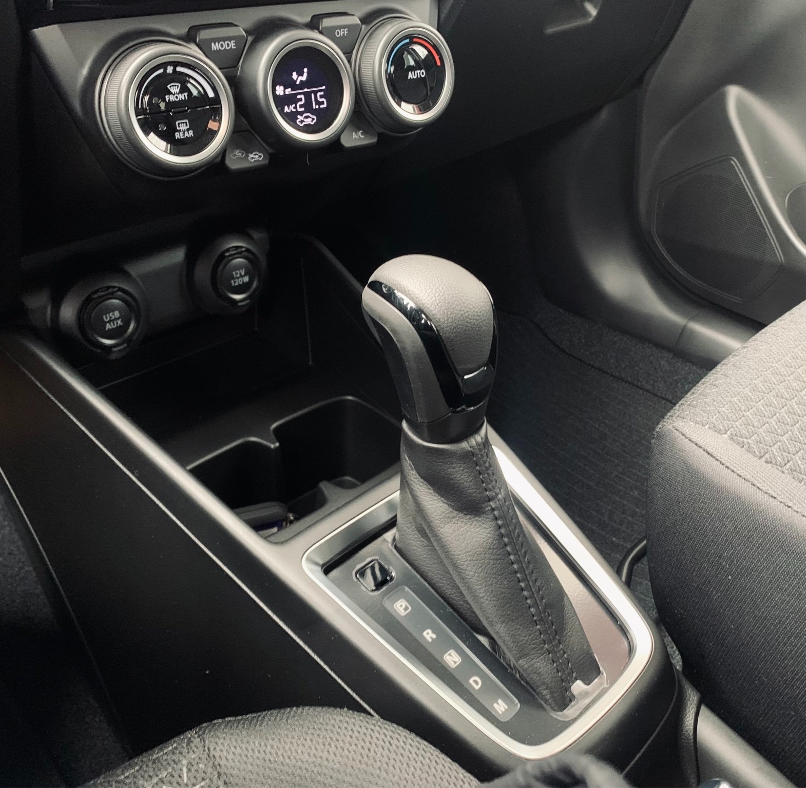 SUZUKI Swift 1.2 Compact Top Hybrid CVT-image-19