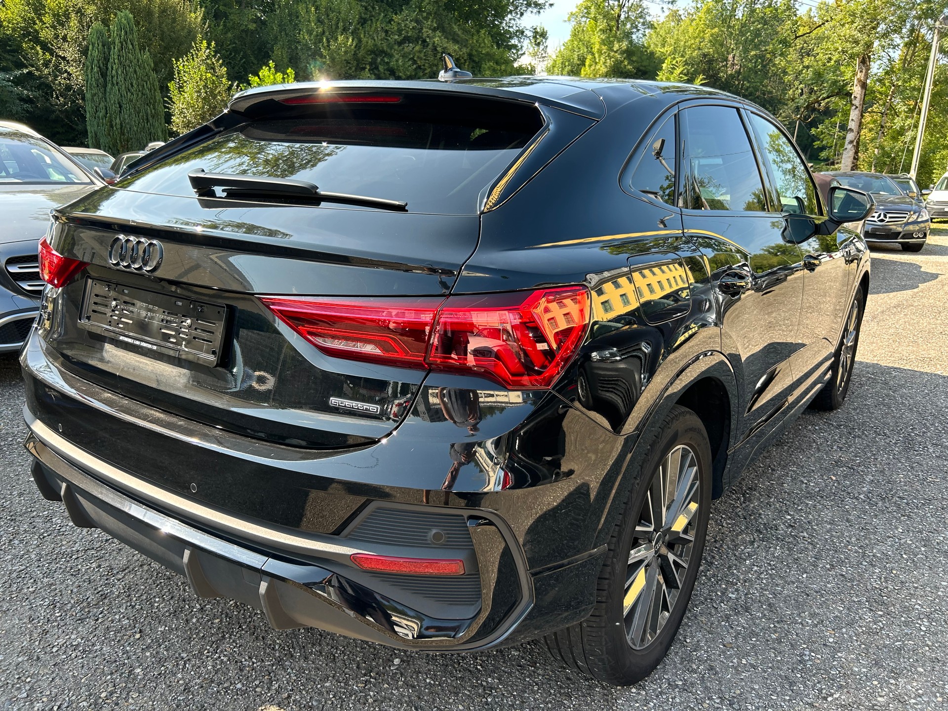 AUDI Q3 Sportback 35 TDI S line quattro-image-3