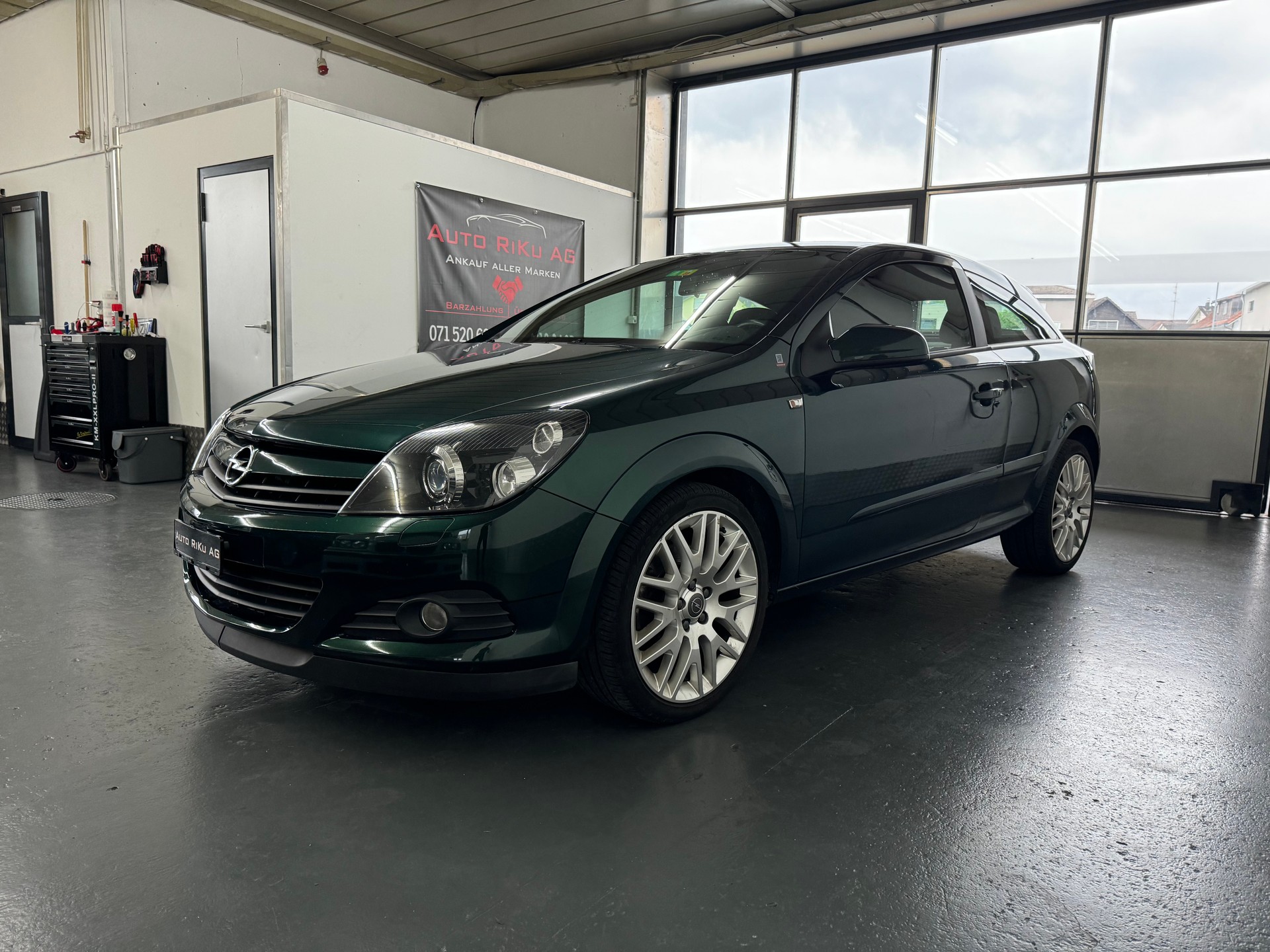 OPEL Astra GTC 2.0i 16V Turbo Sport-image-4