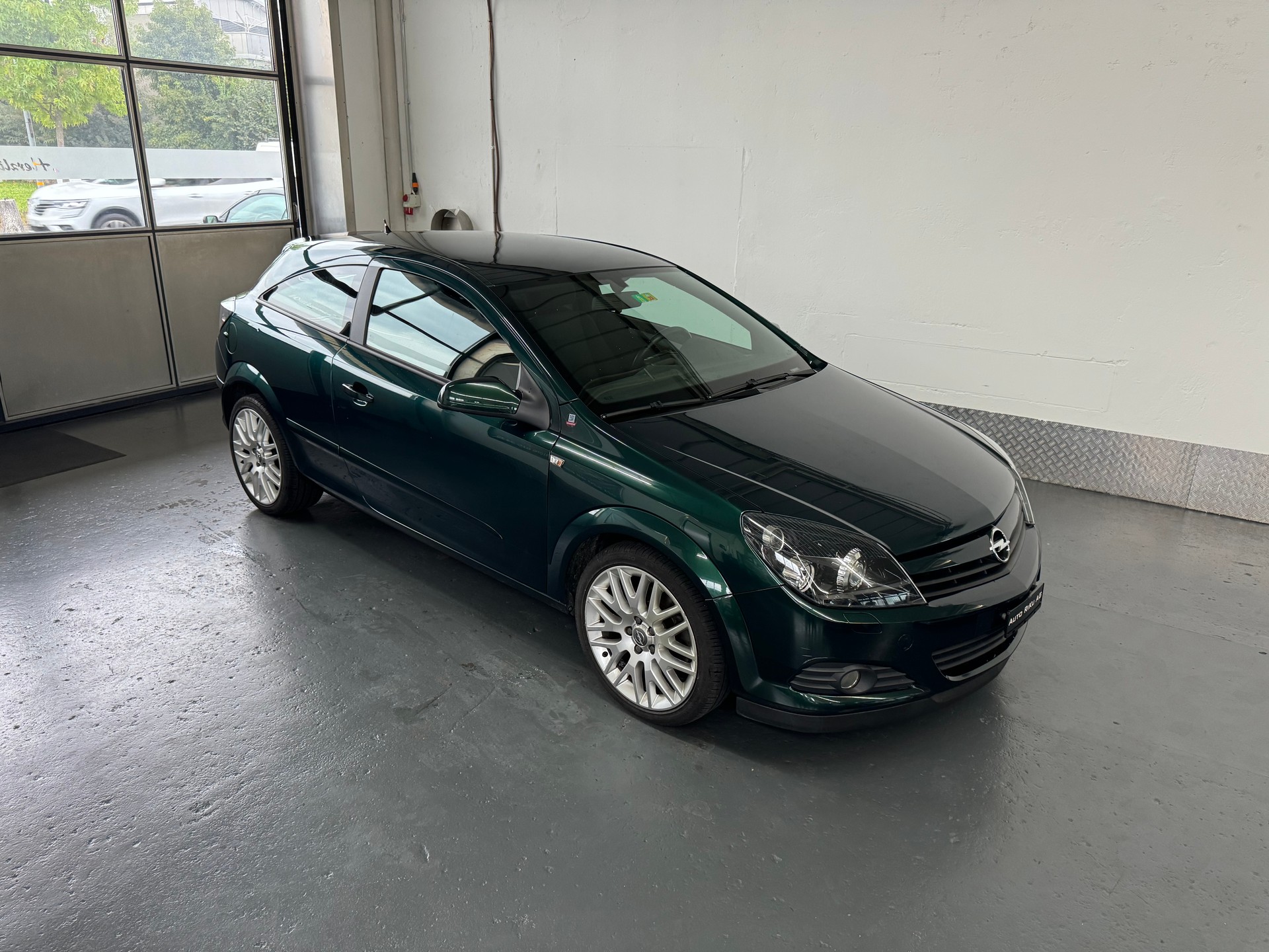 OPEL Astra GTC 2.0i 16V Turbo Sport-image-0
