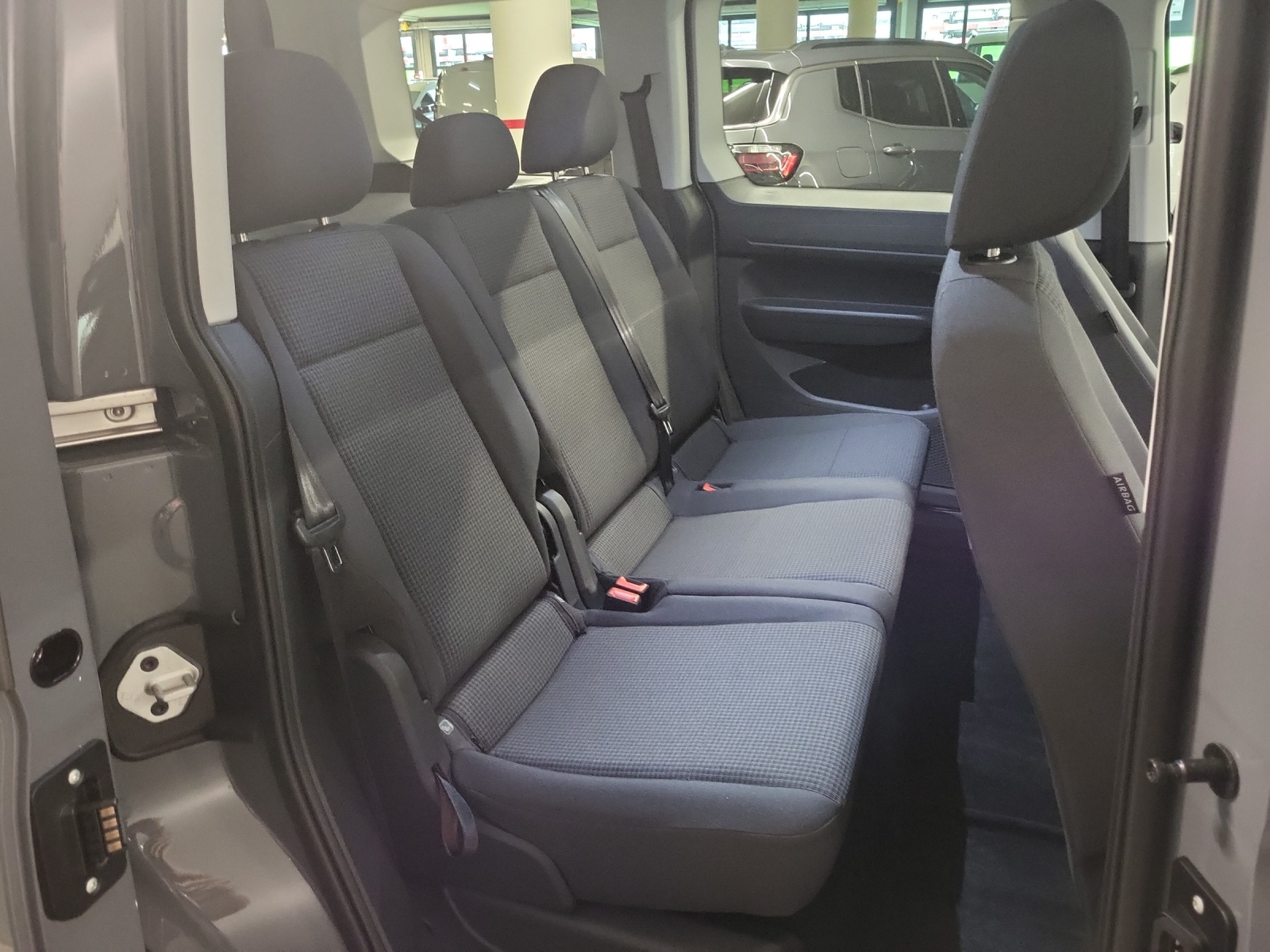 VW Caddy 2.0 TDI 122 Liberty DSG-image-9