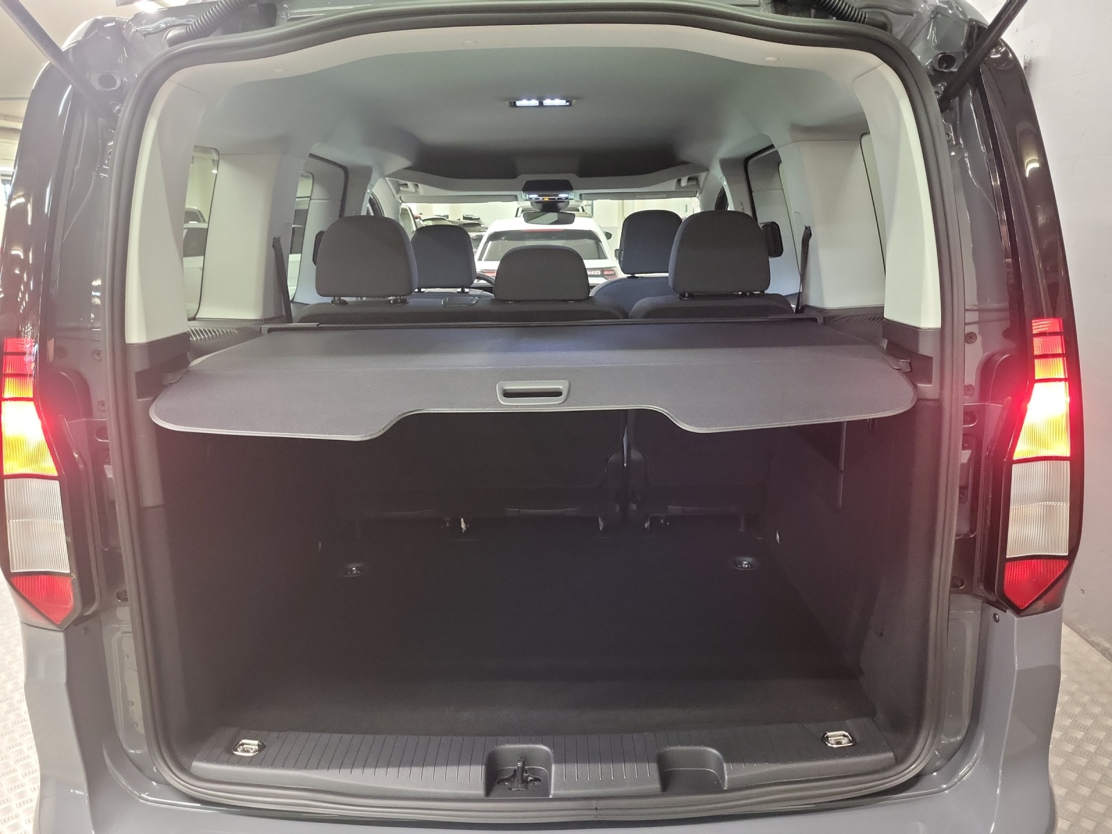 VW Caddy 2.0 TDI 122 Liberty DSG-image-10