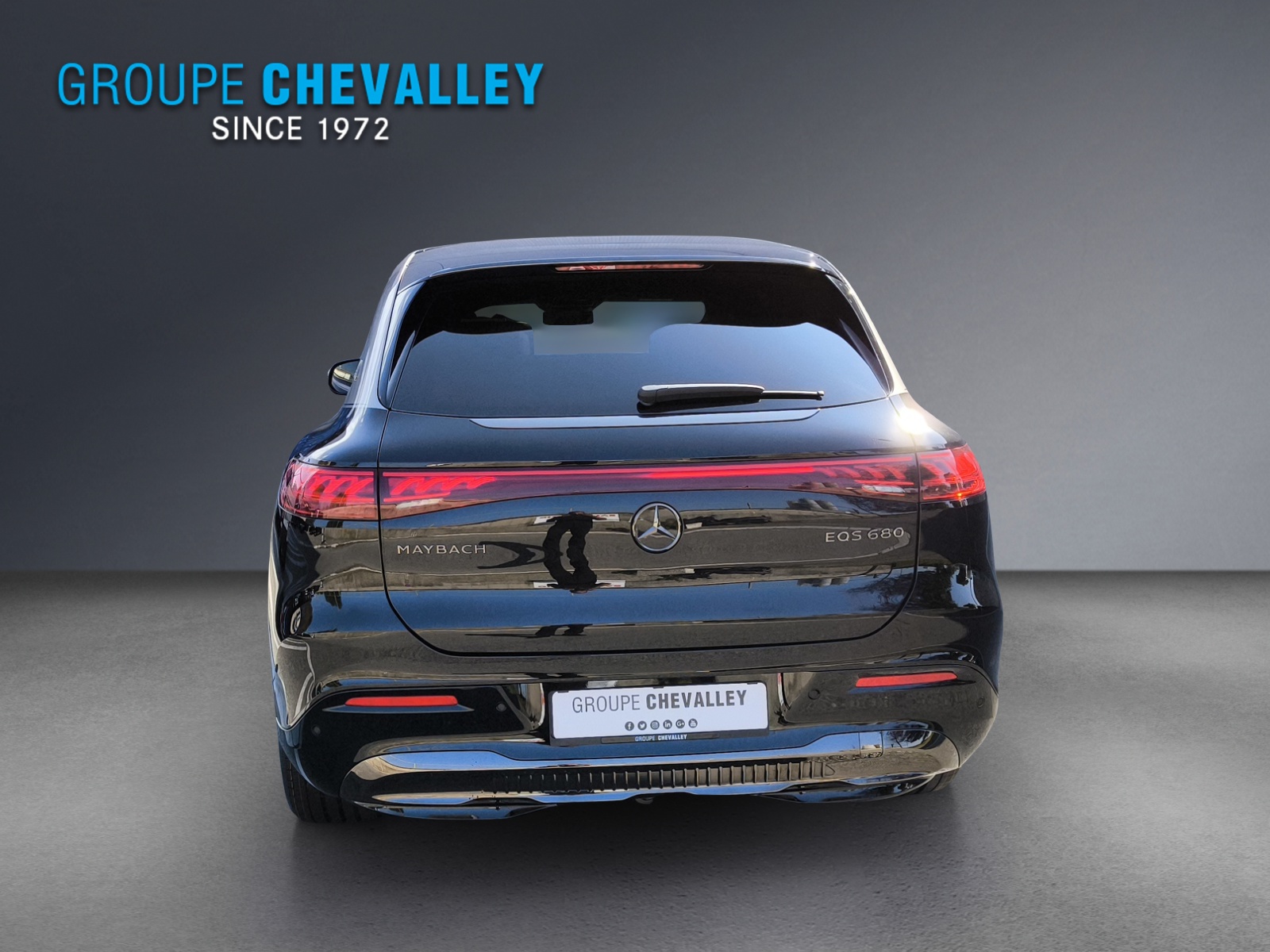 MERCEDES-BENZ EQS SUV 680 Maybach-showroom-element-3