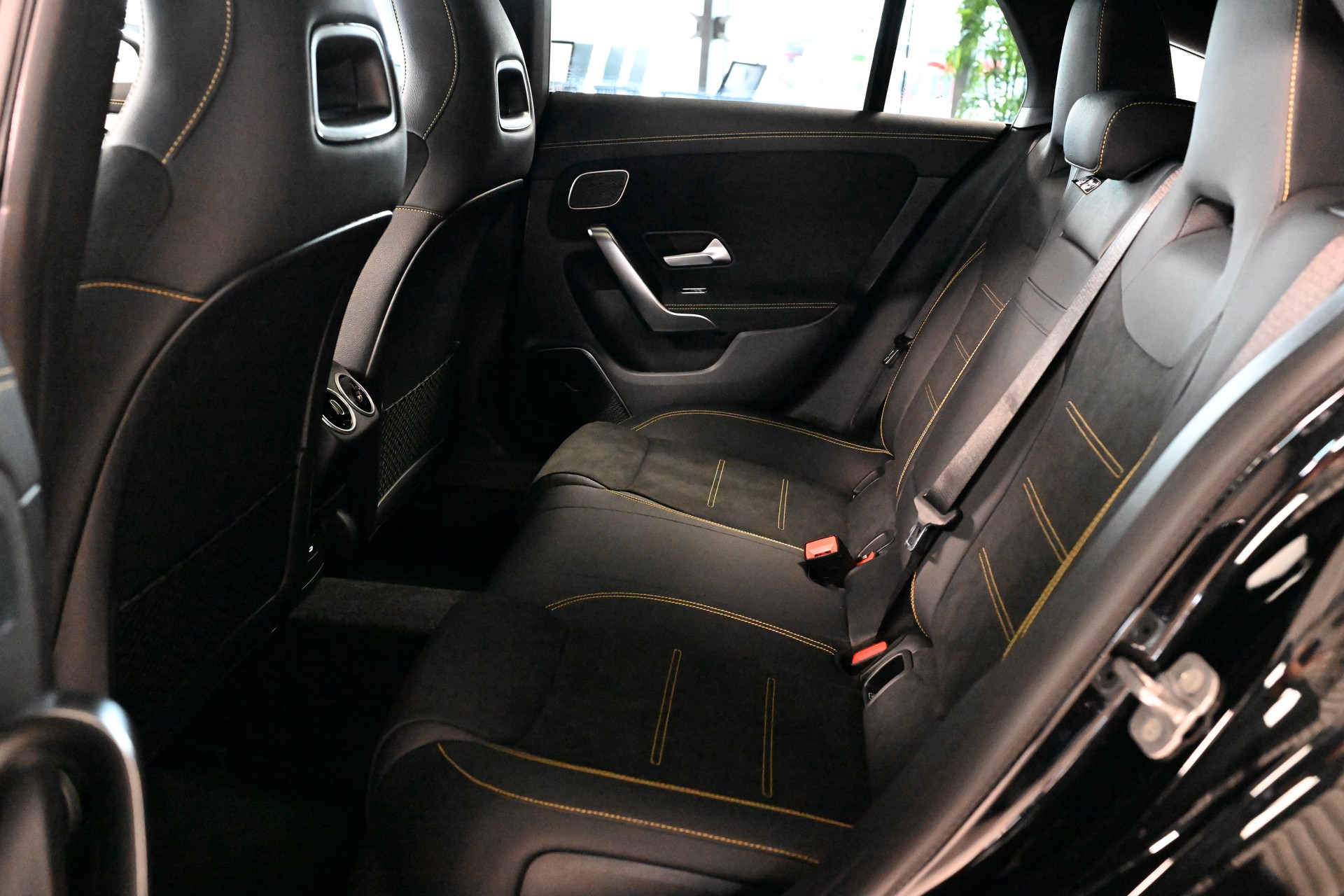 MERCEDES-BENZ CLA Shooting Brake 45 S AMG 4Matic 8G-DCT-image-7