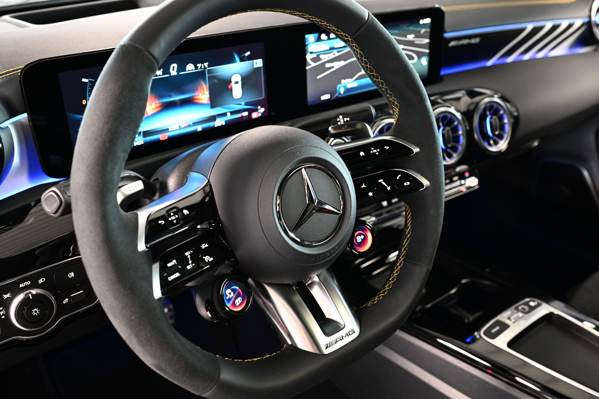 MERCEDES-BENZ CLA Shooting Brake 45 S AMG 4Matic 8G-DCT-image-11