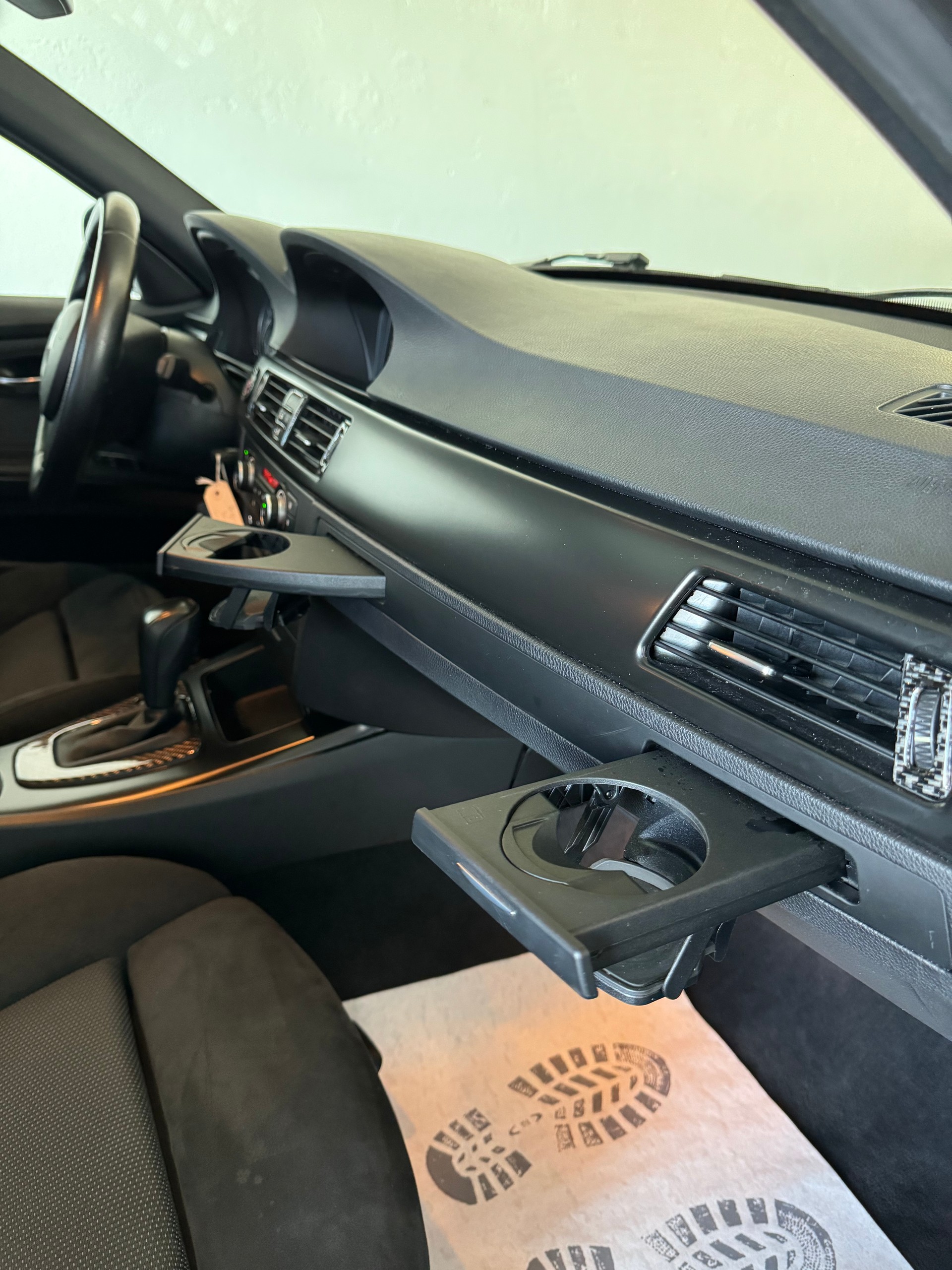 BMW 320i Touring Dynamic Edition Steptronic-image-17