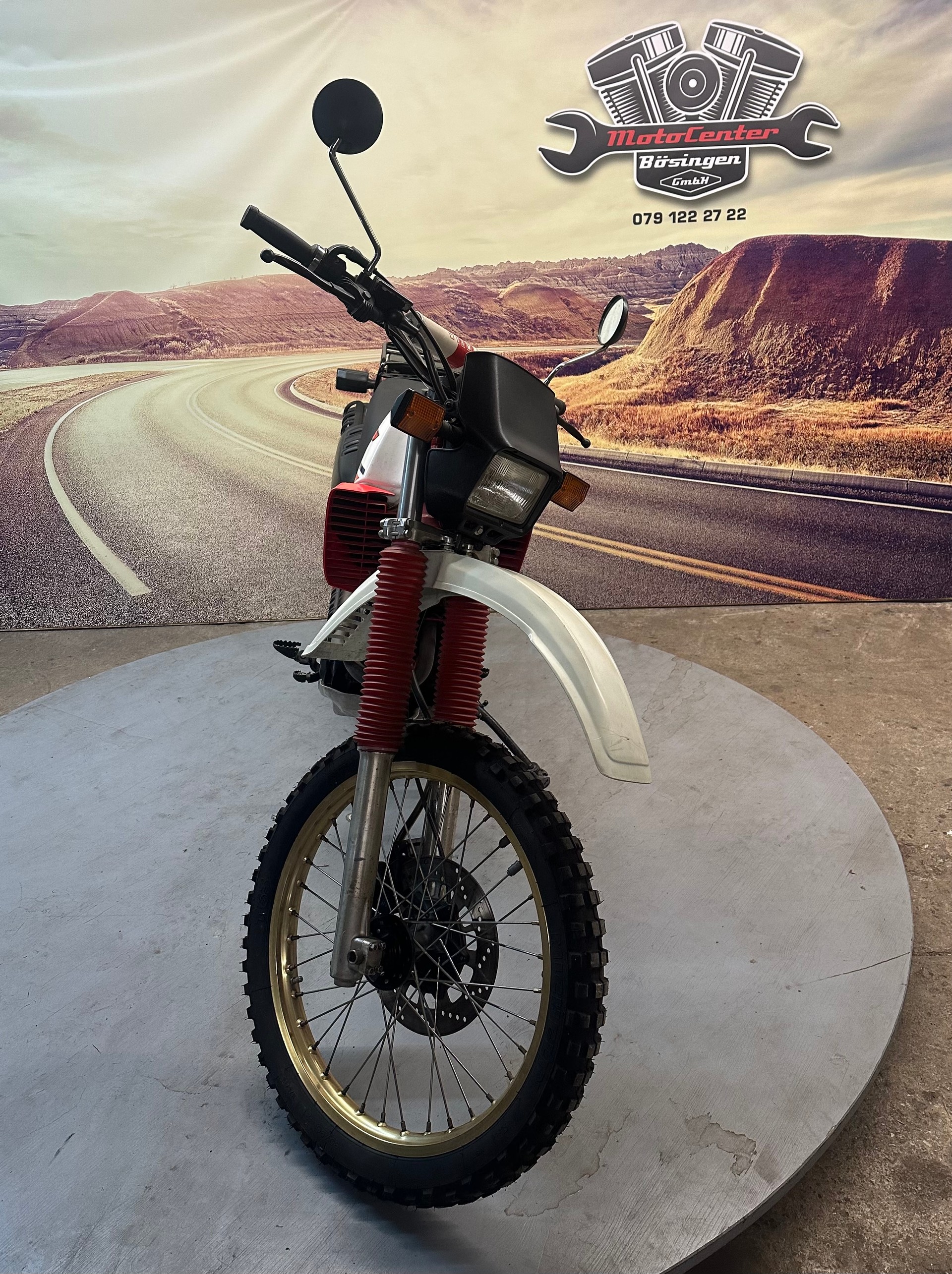YAMAHA XT 600-showroom-element-1