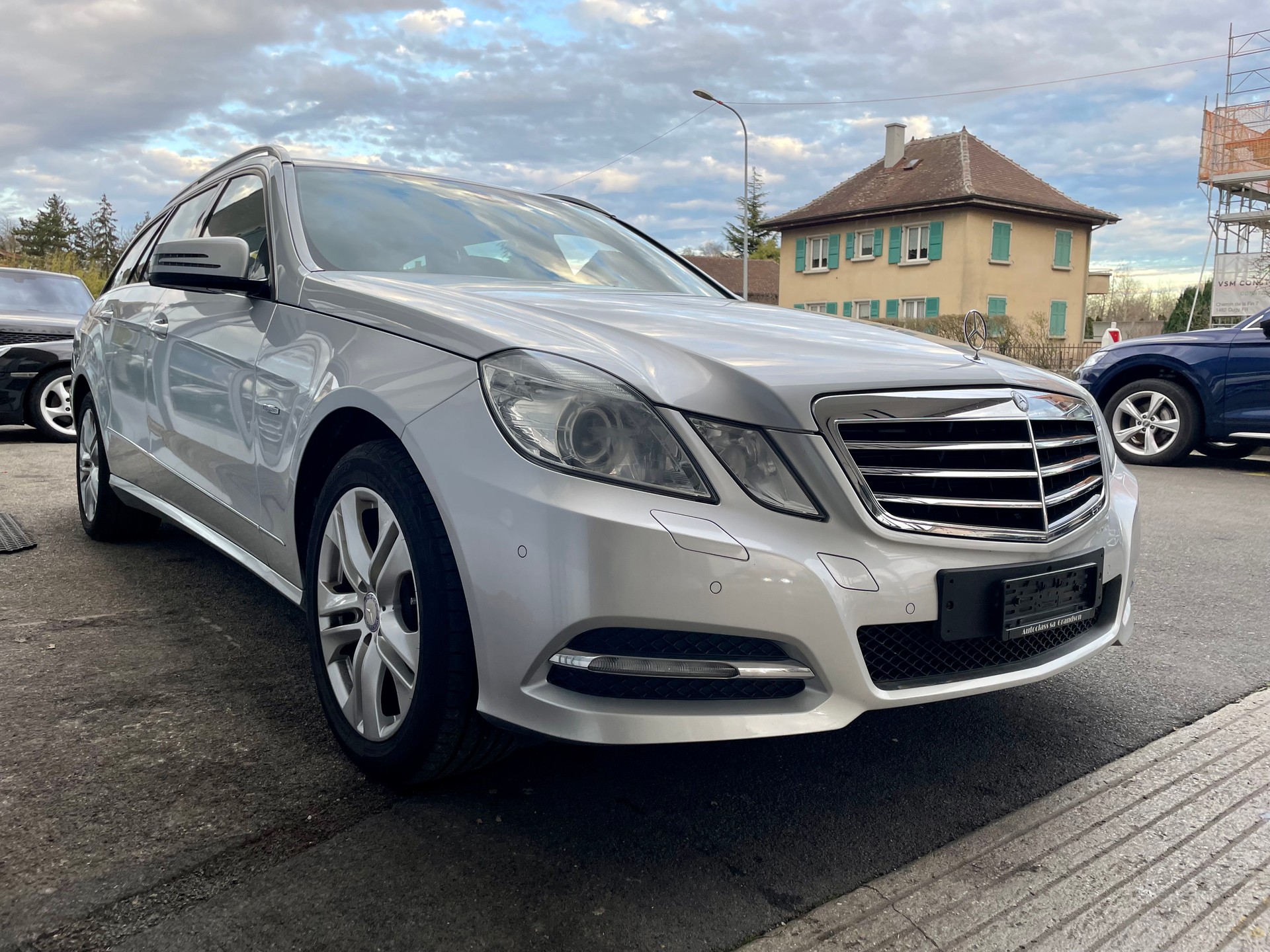 MERCEDES-BENZ E 250 CGI BlueEfficiency Avantgarde Automatic-showroom-element-3