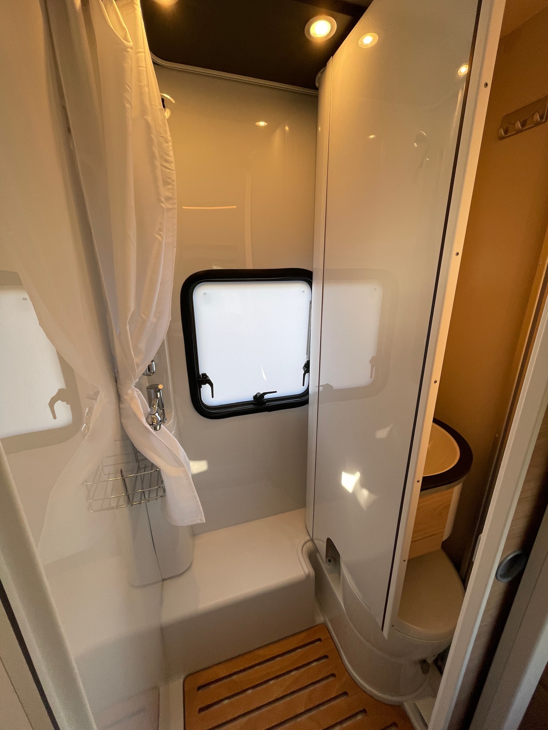 DETHLEFFS Globebus I4-image-13