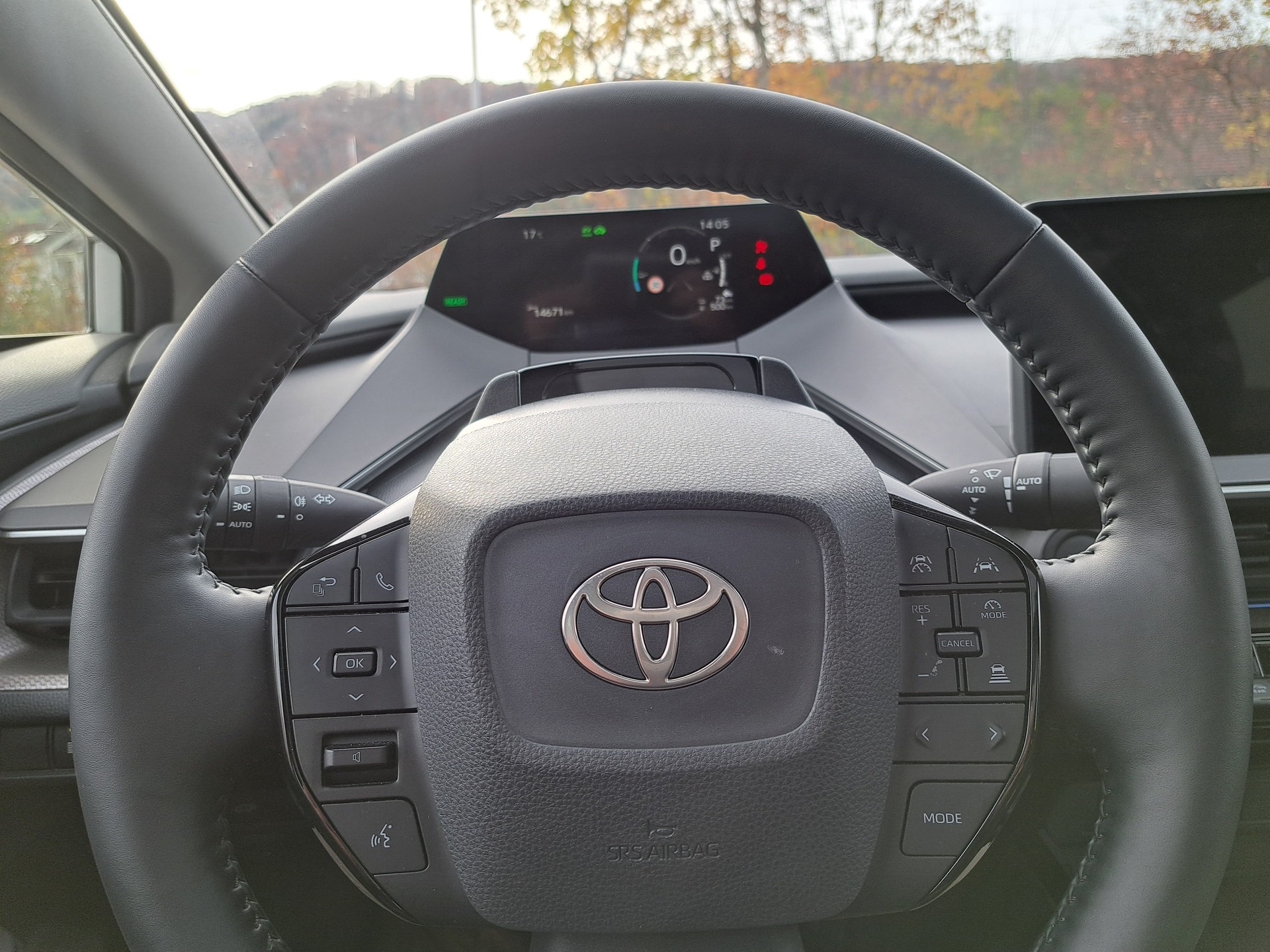 TOYOTA Prius 2.0 VVT-i Plug-in Hybrid Style-image-12