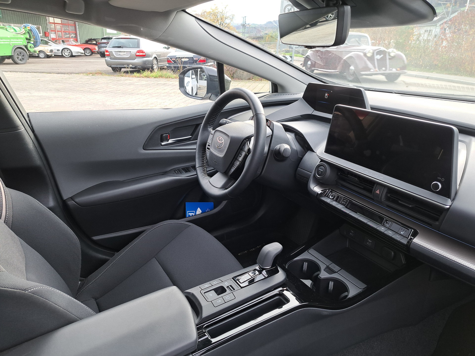 TOYOTA Prius 2.0 VVT-i Plug-in Hybrid Style-image-5