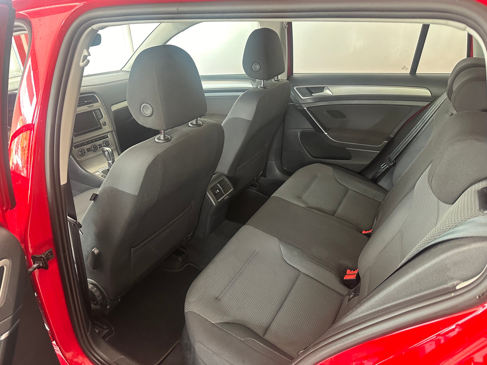 VW Golf Variant 1.6 TDI Value DSG-image-5