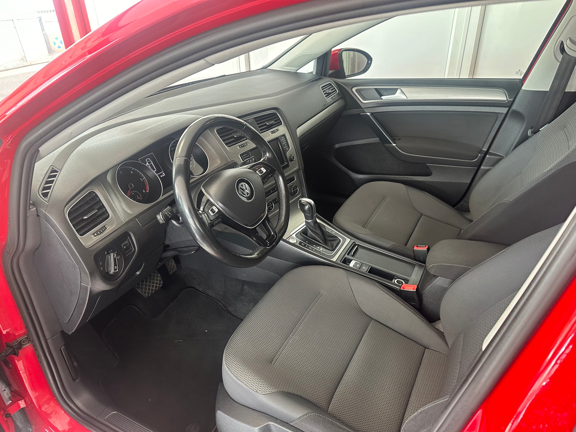 VW Golf Variant 1.6 TDI Value DSG-image-4