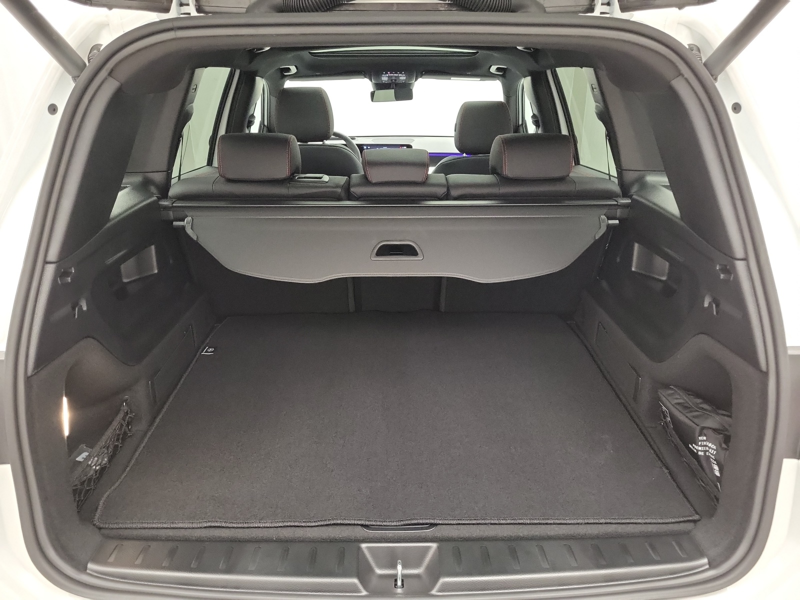 MERCEDES-BENZ GLB 220 d AMG Line 4Matic-image-10