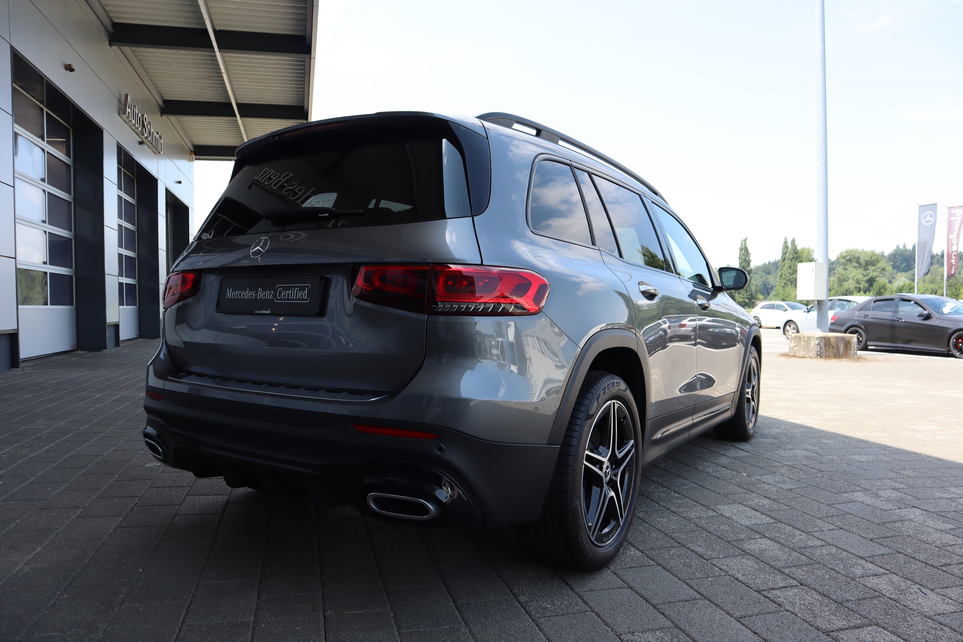 MERCEDES-BENZ GLB 250 4Matic AMG Line 8G-Tronic-image-1