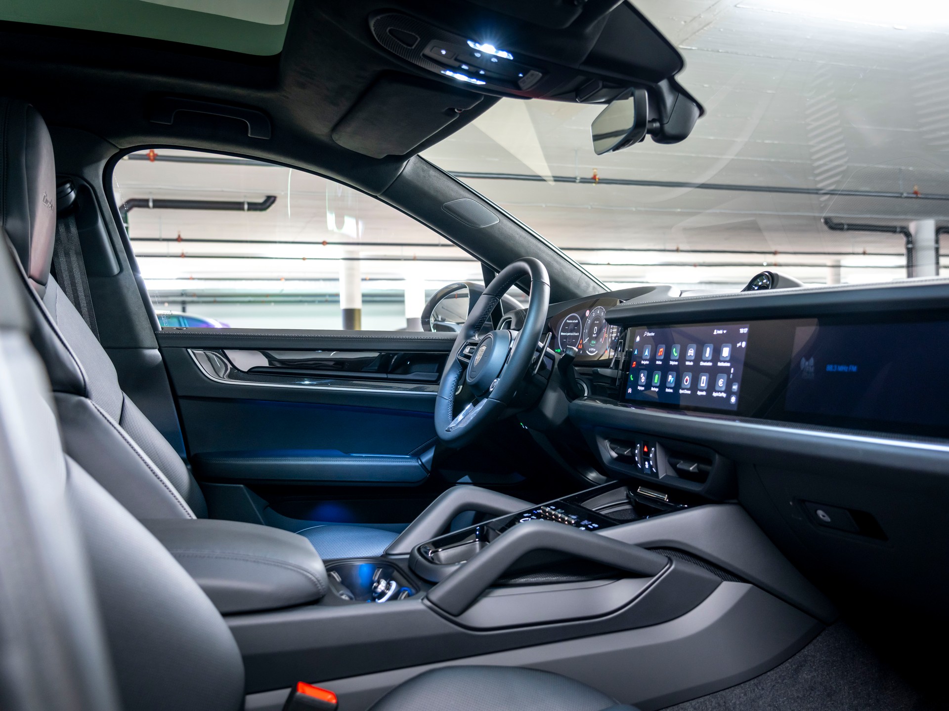 PORSCHE Cayenne Coupé Turbo E-Hybrid Tiptronic-image-16