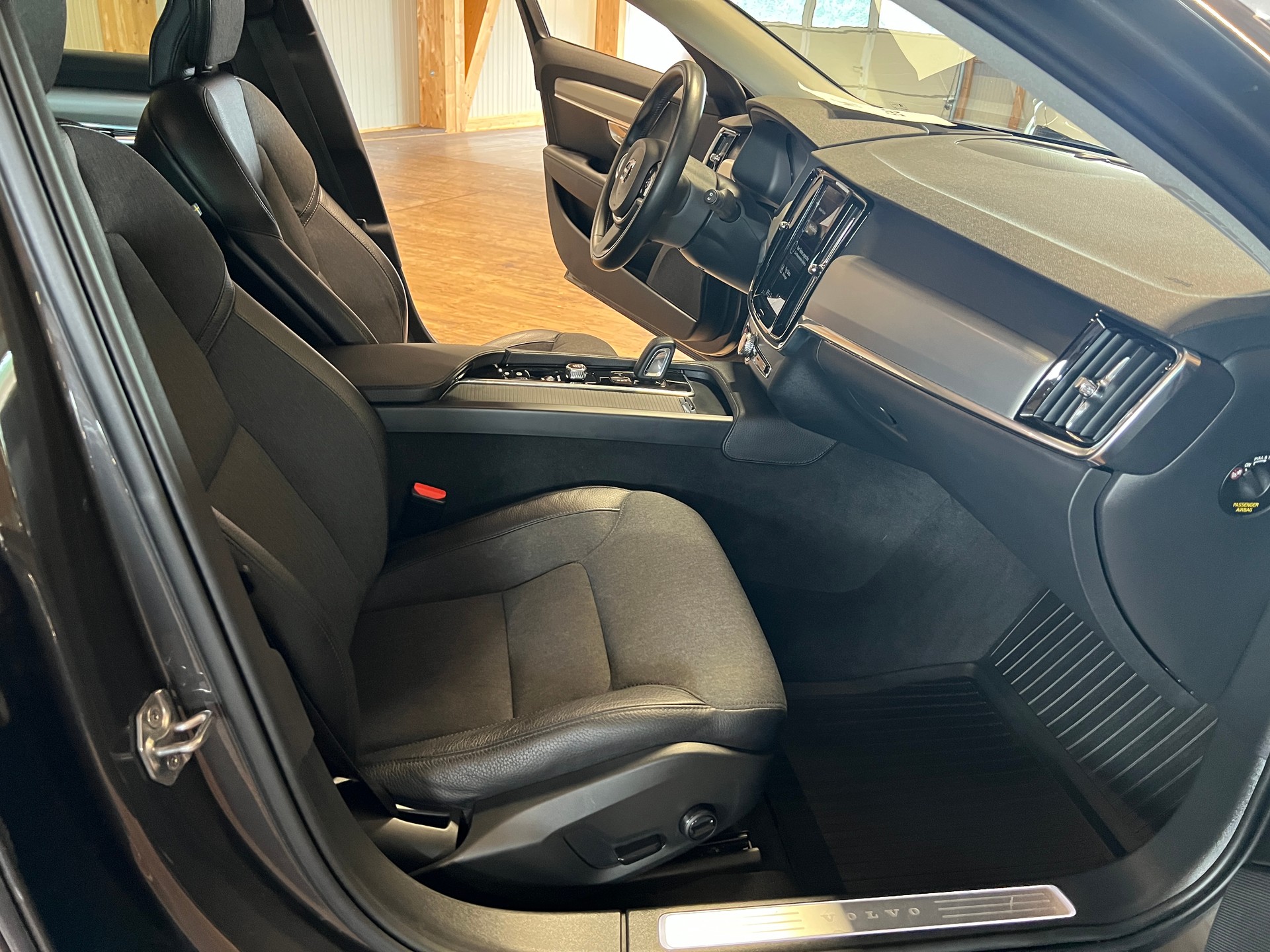 VOLVO V90 Cross Country B4 Diesel Mild Hybrid AWD Geartronic-image-10