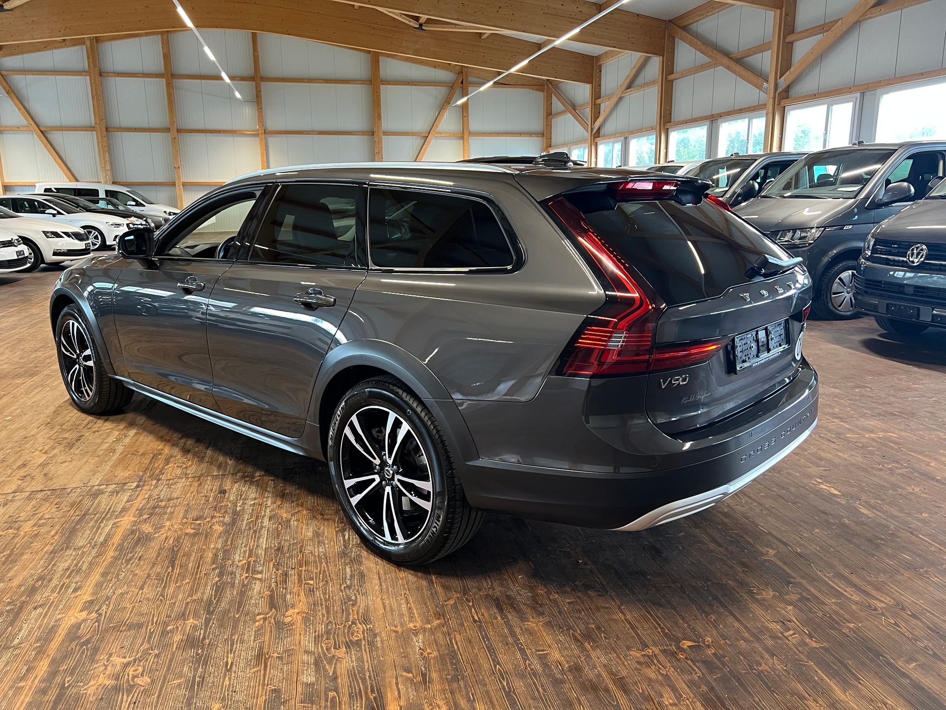 VOLVO V90 Cross Country B4 Diesel Mild Hybrid AWD Geartronic-image-6