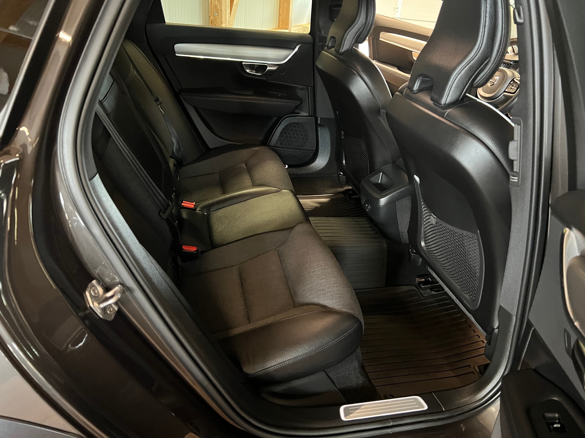 VOLVO V90 Cross Country B4 Diesel Mild Hybrid AWD Geartronic-image-13