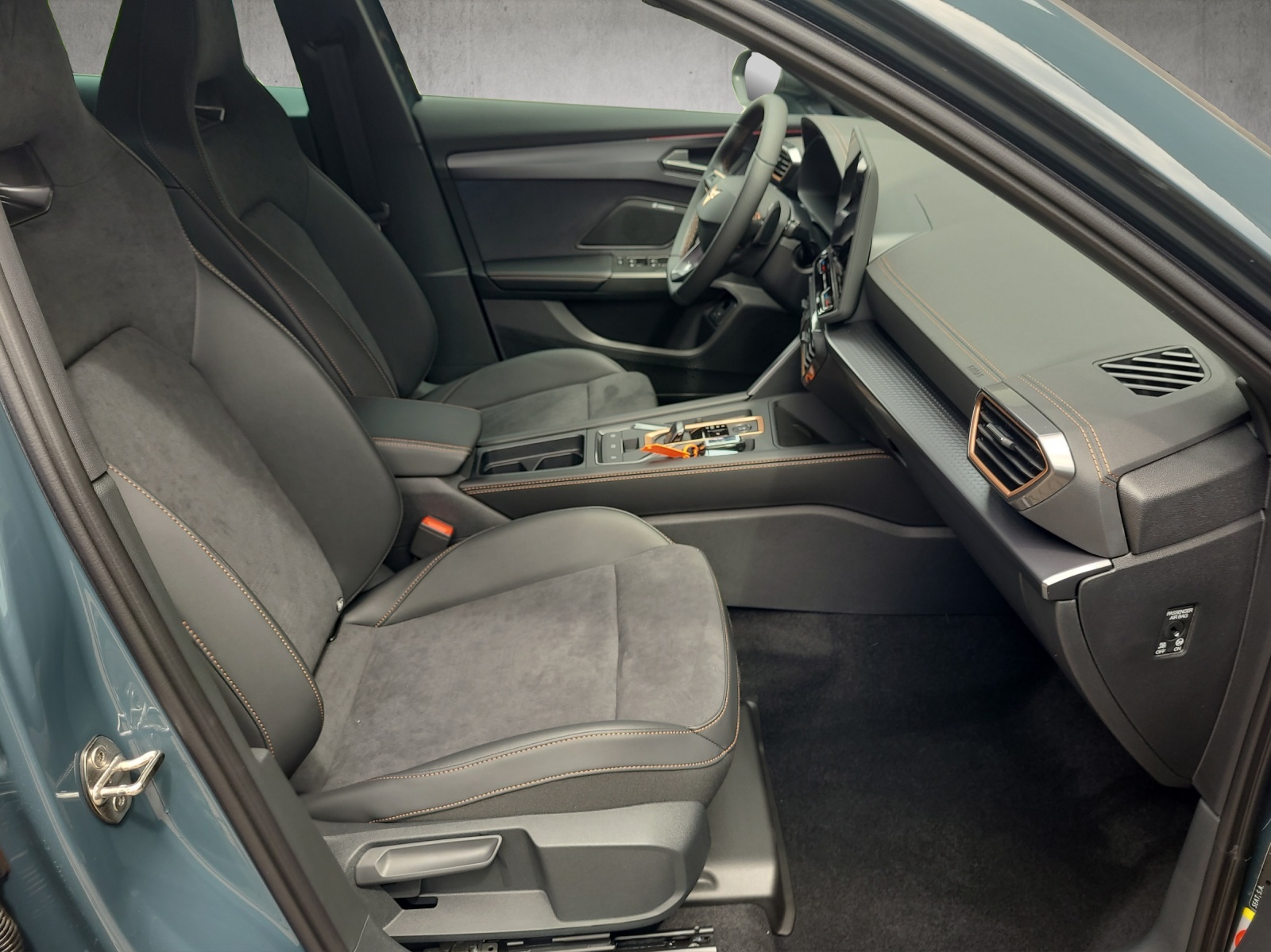 CUPRA Formentor 1.5 eTSI DSG-image-12