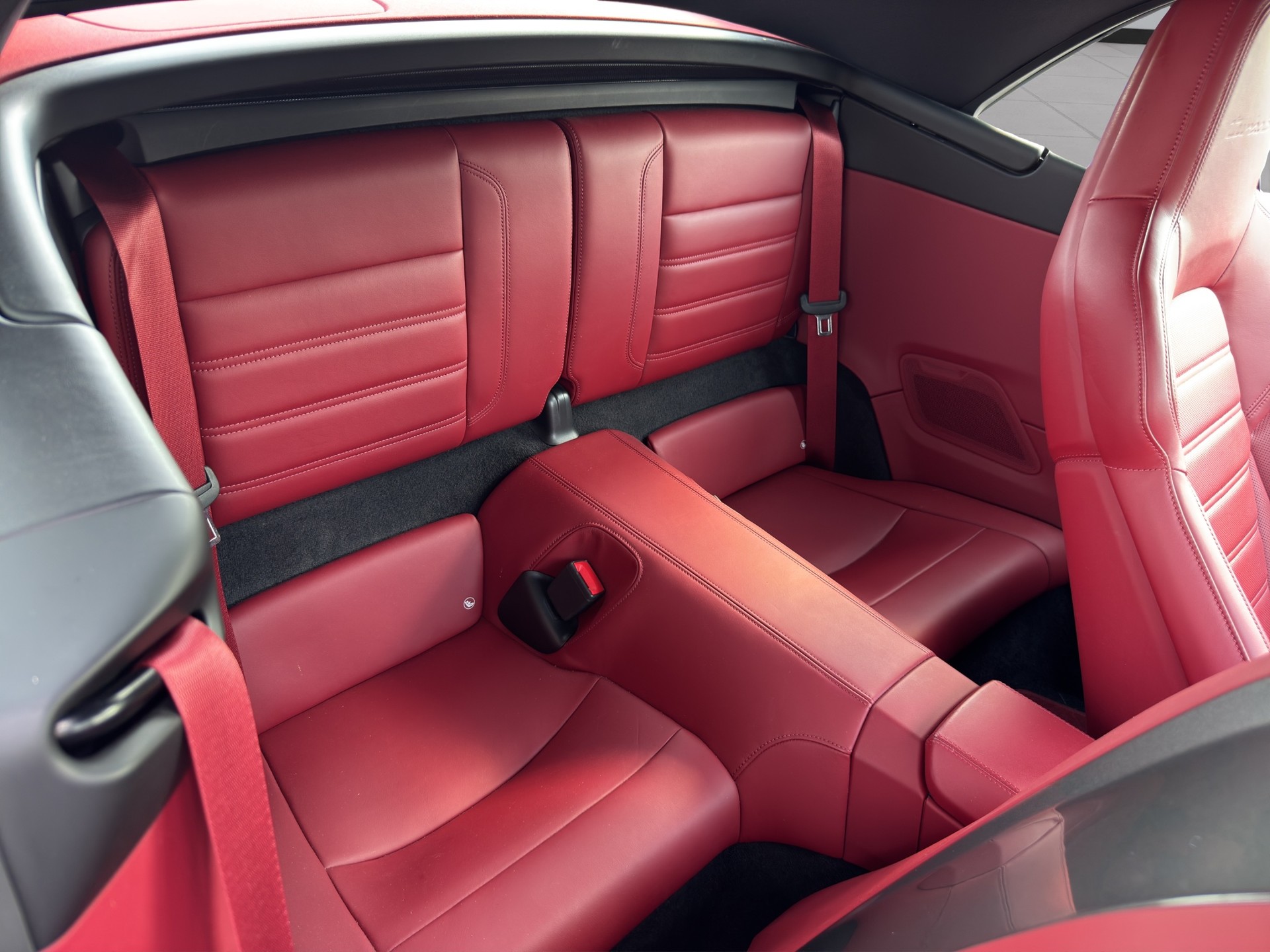 PORSCHE 911 Turbo S Cabriolet PDK-image-15
