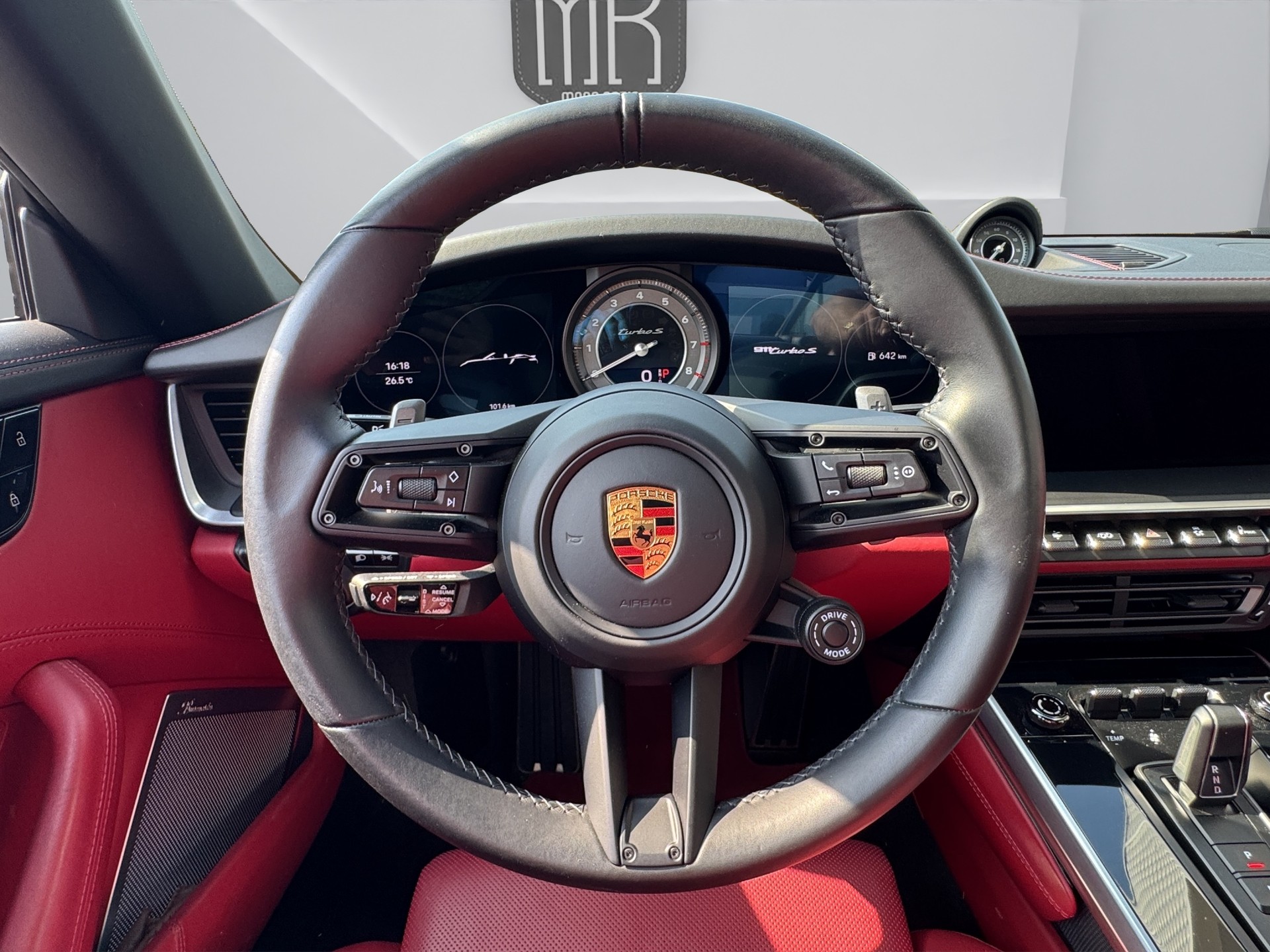 PORSCHE 911 Turbo S Cabriolet PDK-image-9