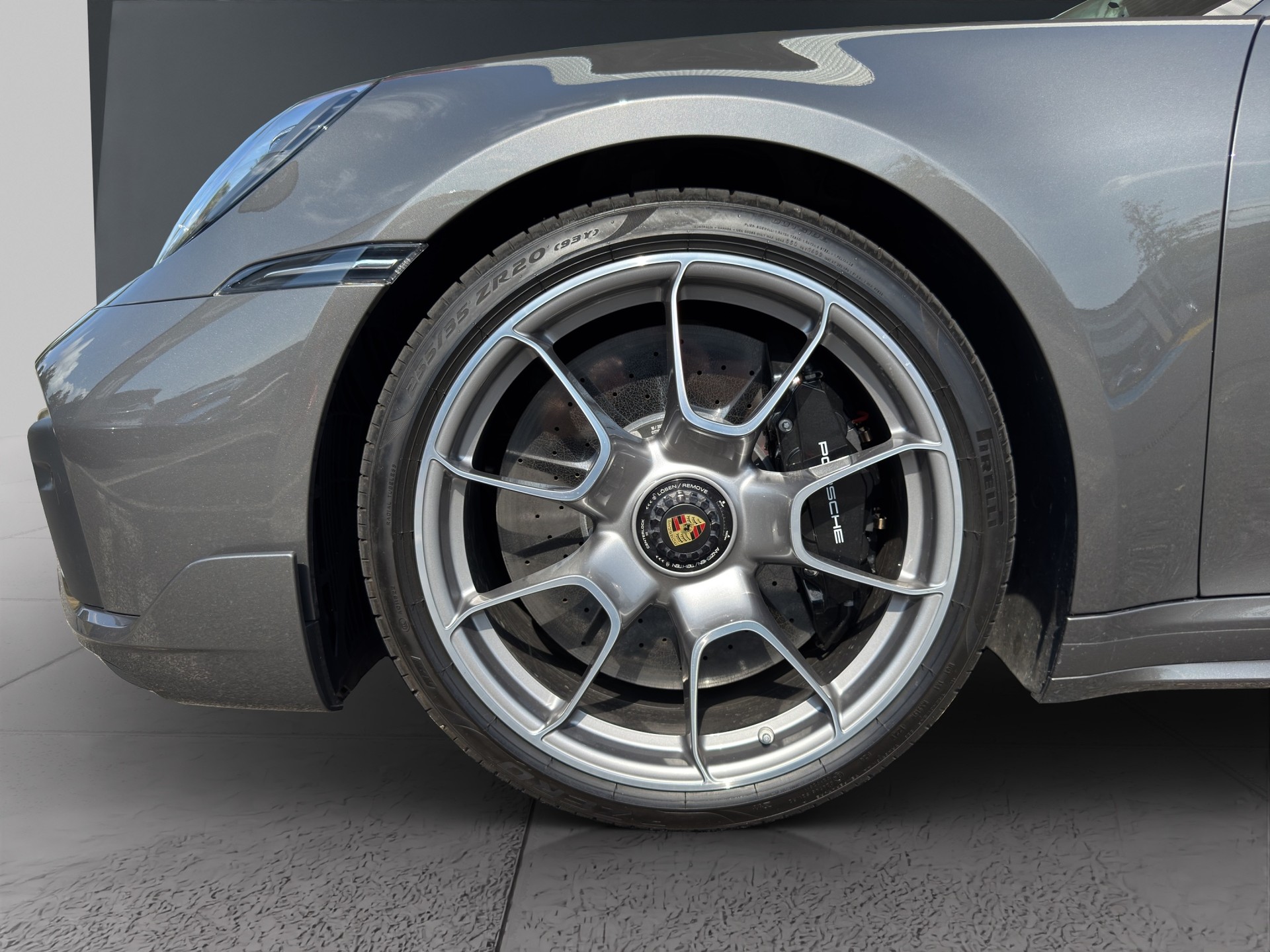 PORSCHE 911 Turbo S Cabriolet PDK-image-17