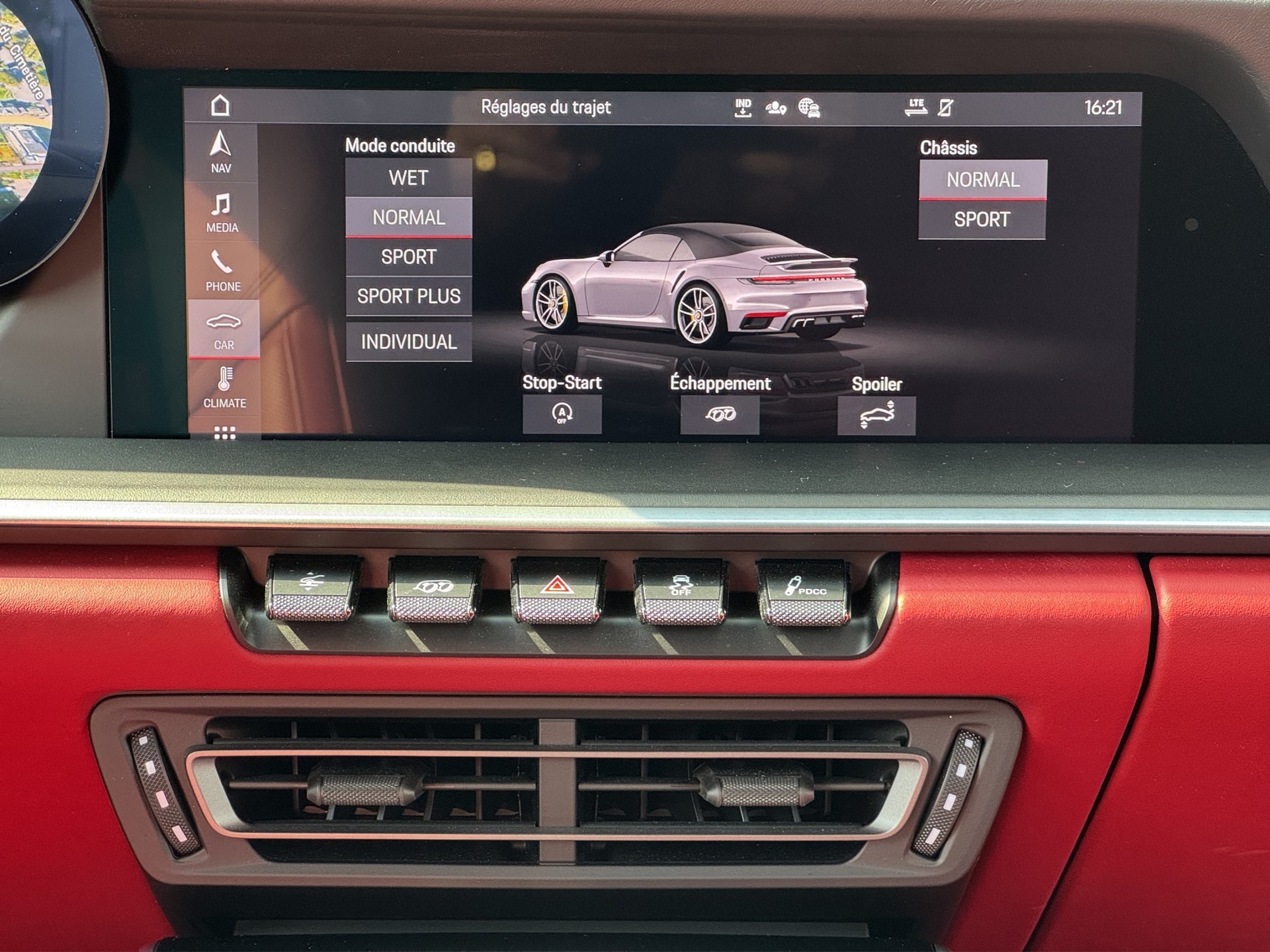 PORSCHE 911 Turbo S Cabriolet PDK-image-13