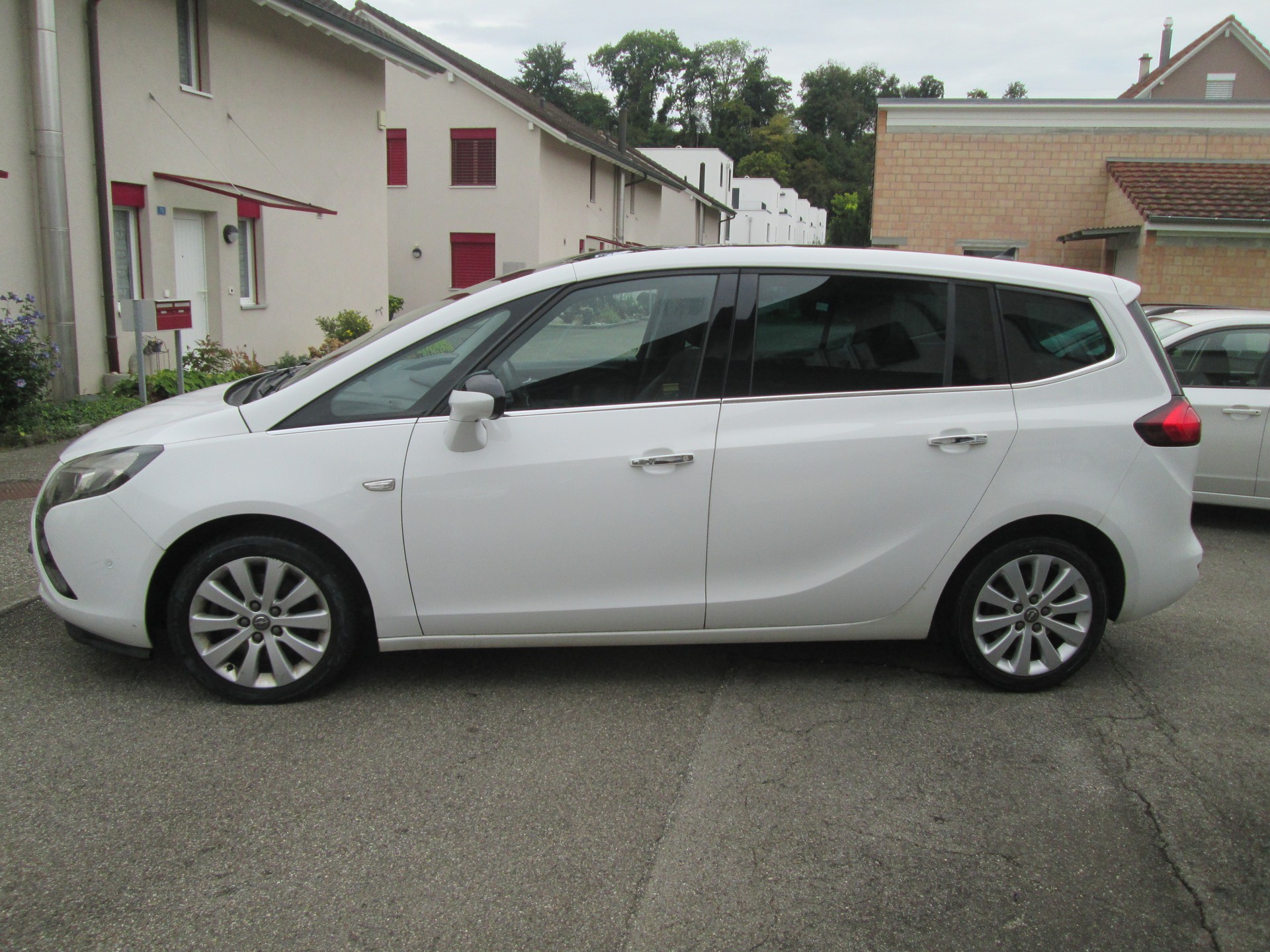OPEL Zafira Tourer 2.0 CDTi Cosmo Automatic-image-1