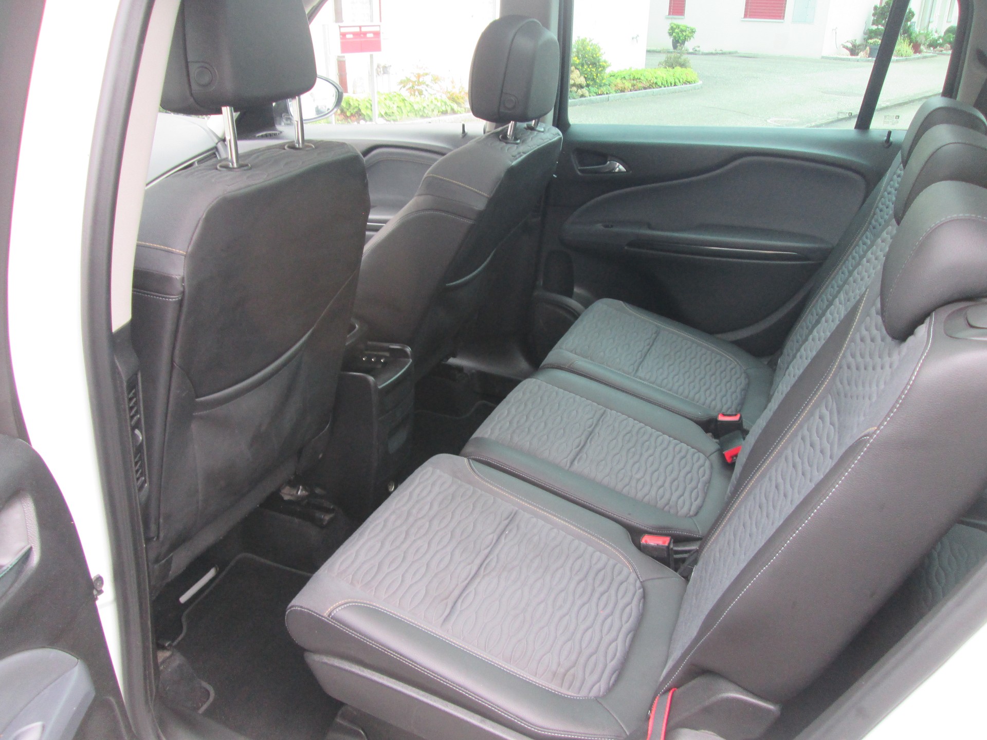 OPEL Zafira Tourer 2.0 CDTi Cosmo Automatic-image-8