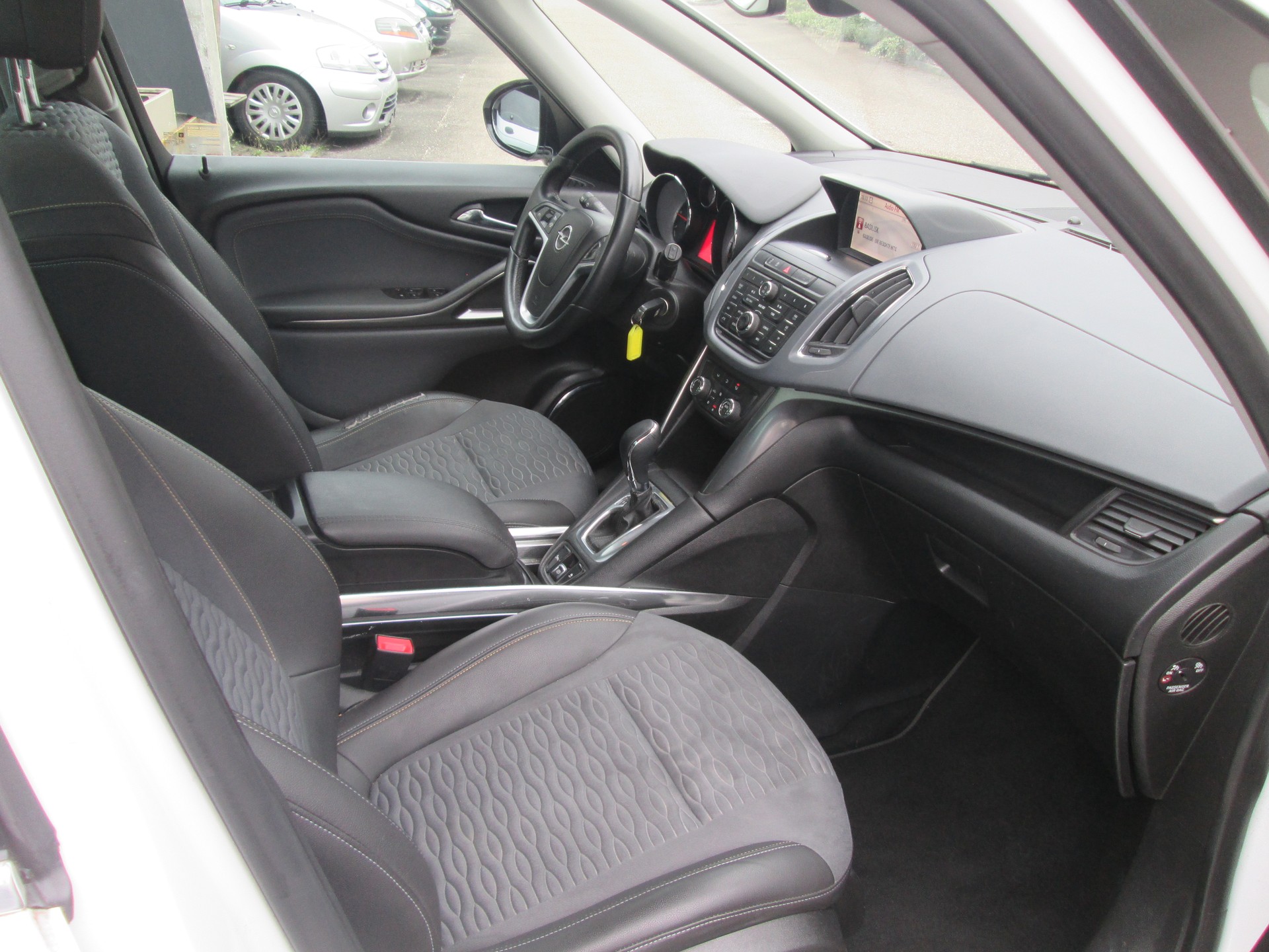OPEL Zafira Tourer 2.0 CDTi Cosmo Automatic-image-10