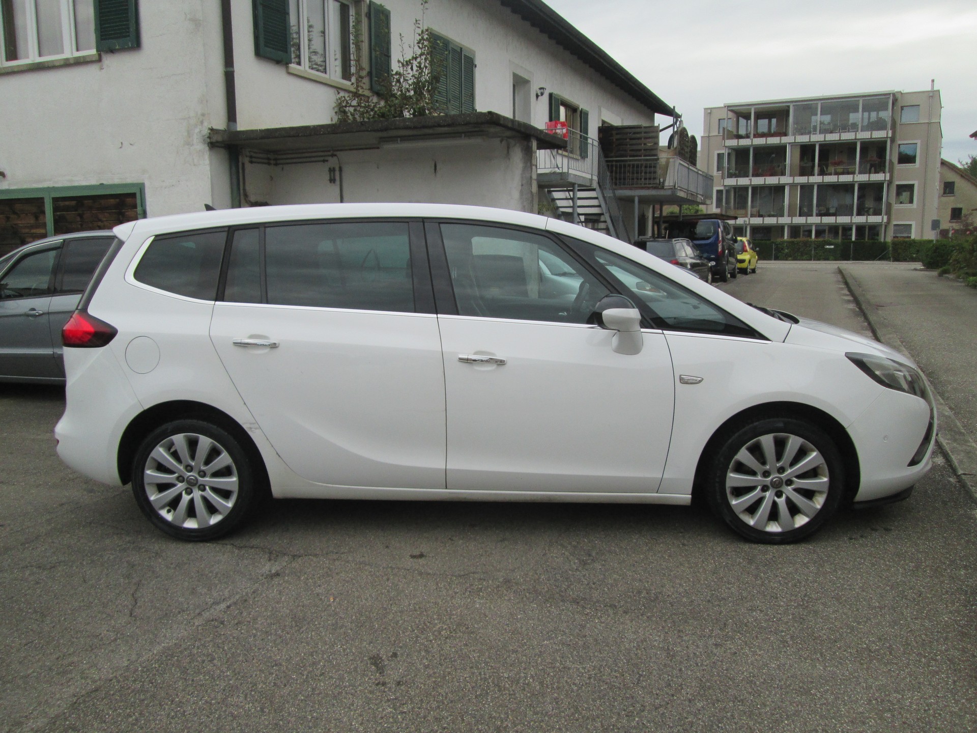 OPEL Zafira Tourer 2.0 CDTi Cosmo Automatic-image-4