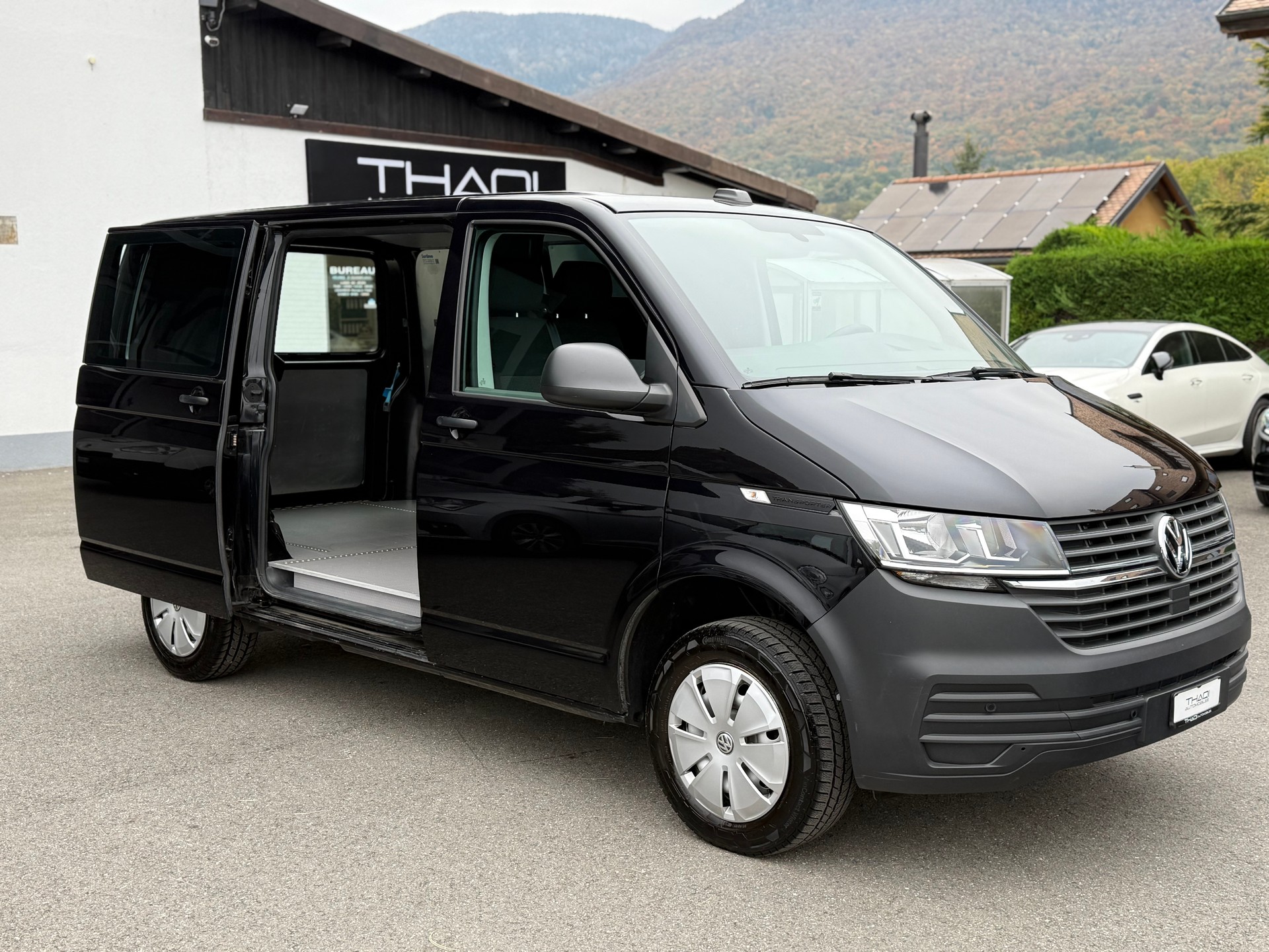 VW T6.1 2.0 TDI DSG / Aménagement habillage aluminium "Sortimo" Walter Rüegg SA-image-14