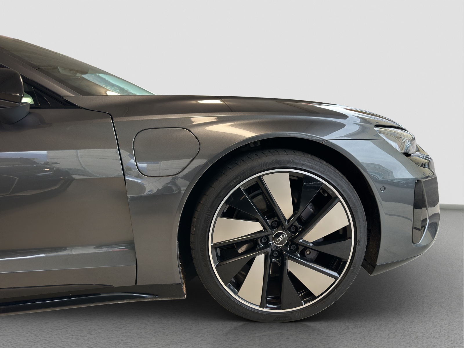 AUDI e-tron GT quattro-image-3