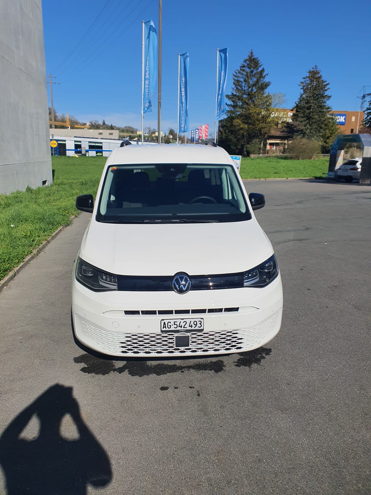 VW Caddy 2.0 TDI DSG-image-1