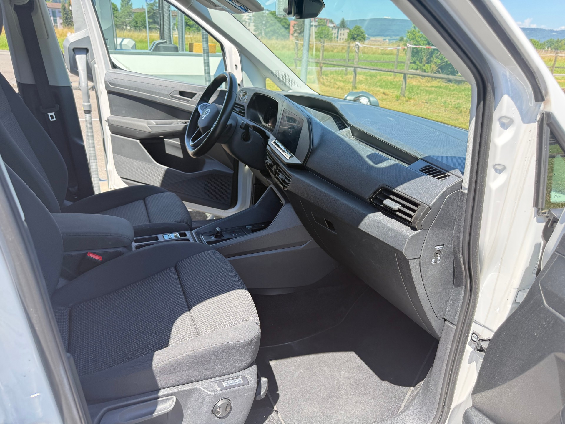 VW Caddy 2.0 TDI DSG-image-20