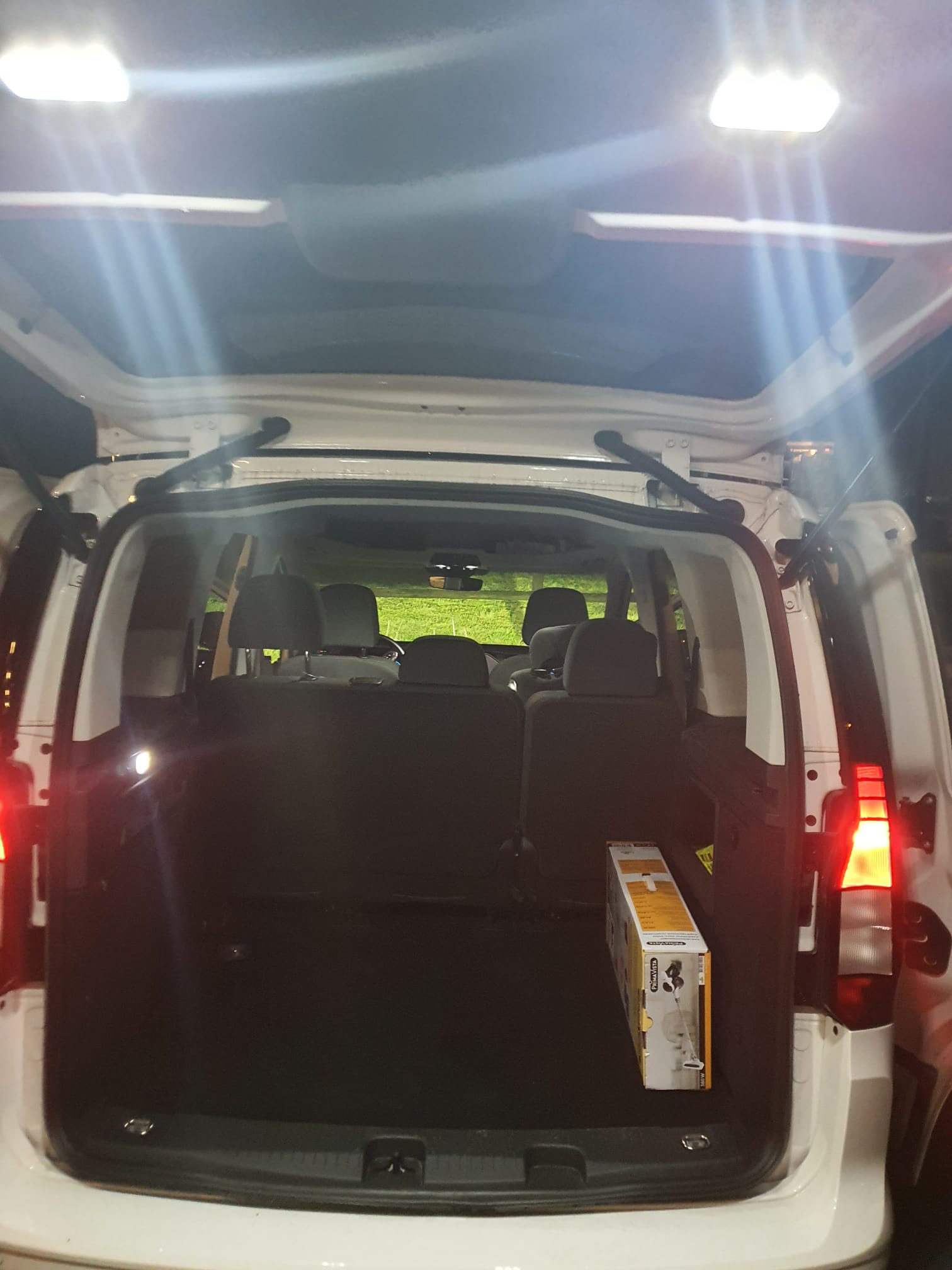 VW Caddy 2.0 TDI DSG-image-6