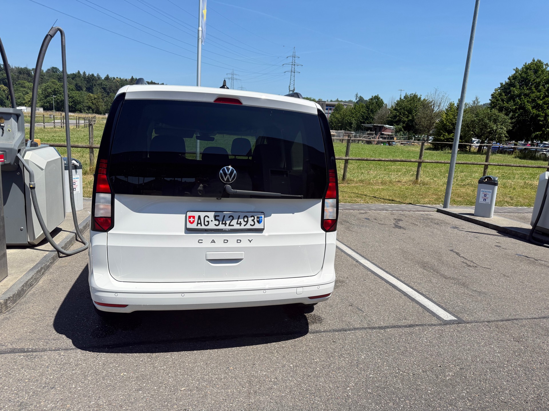 VW Caddy 2.0 TDI DSG-image-27