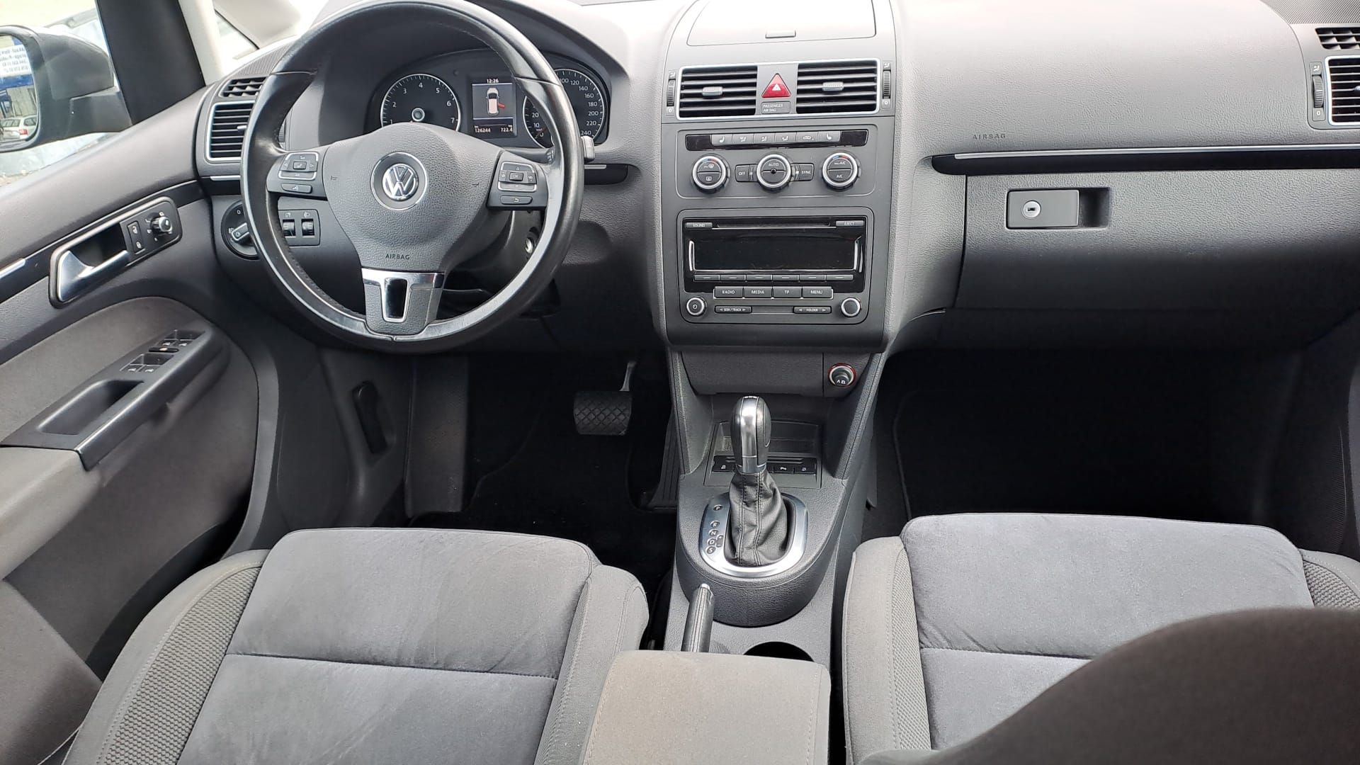 VW Touran 1.4 TSI Comfortline DSG-image-3