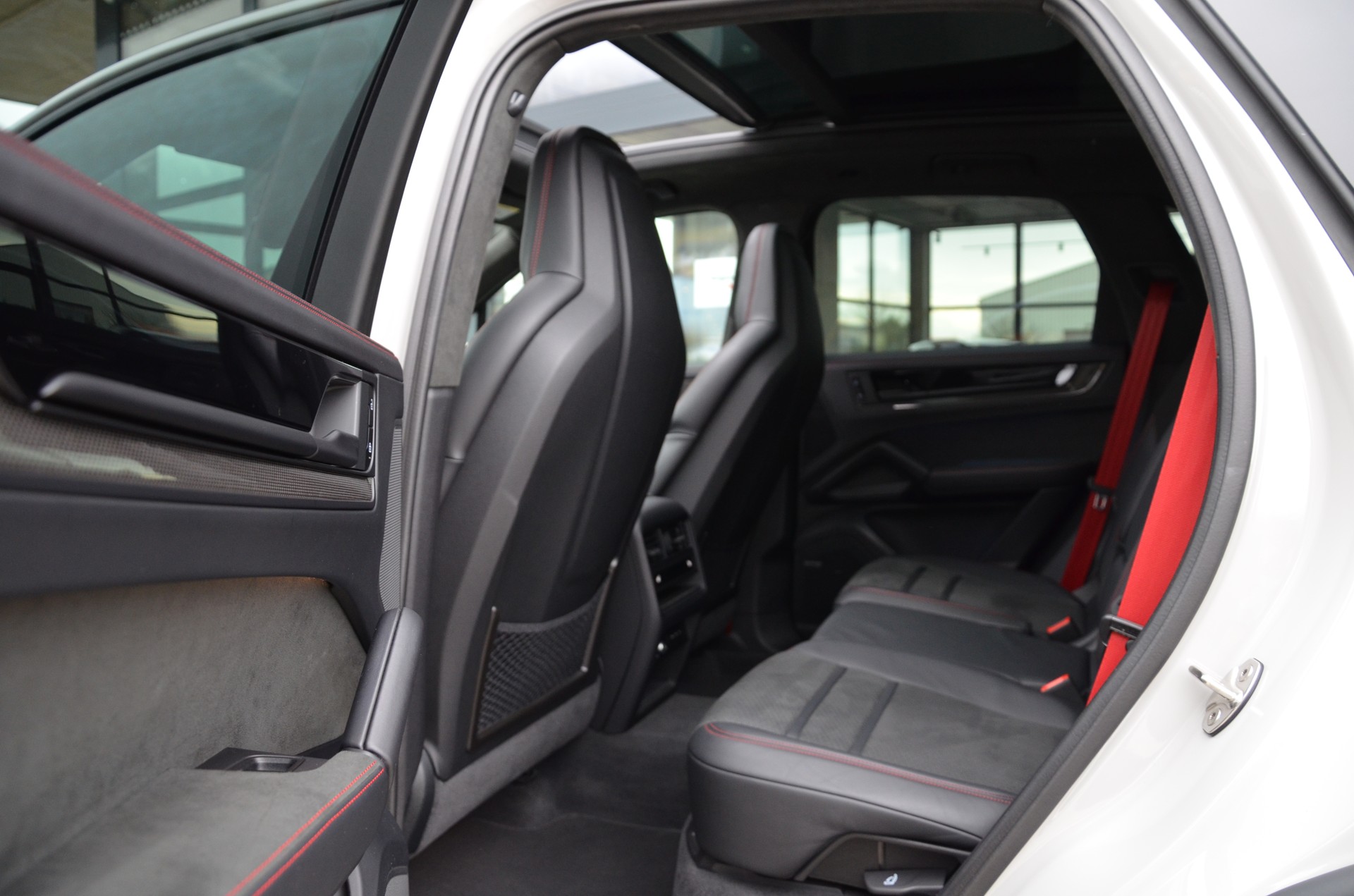 PORSCHE Cayenne GTS Tiptronic*CH-Fahrzeug,Ab MFK*-image-12