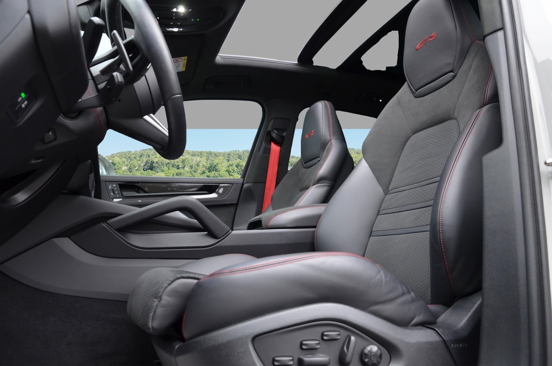 PORSCHE Cayenne GTS Tiptronic*CH-Fahrzeug,Ab MFK*-image-7