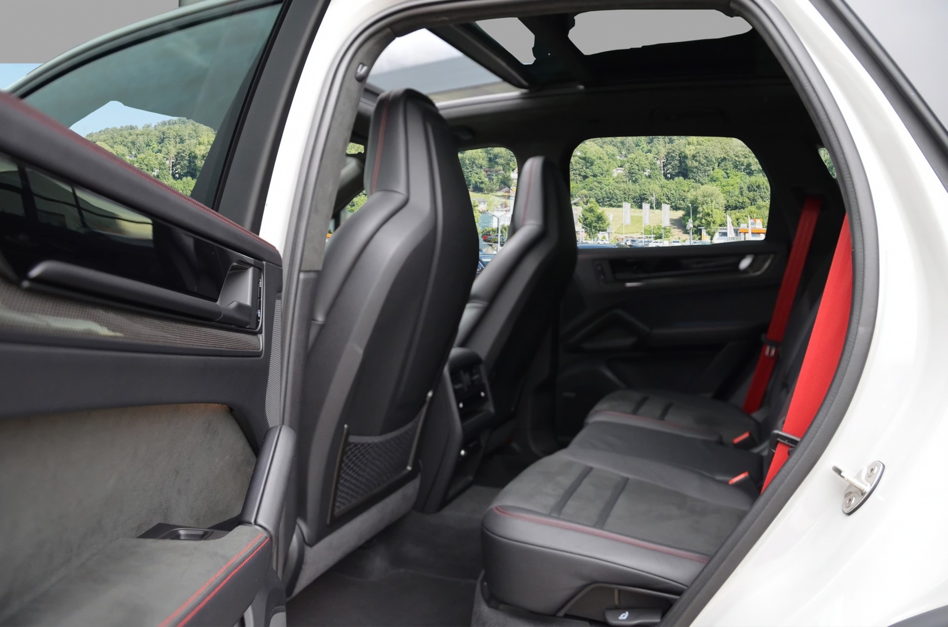 PORSCHE Cayenne GTS Tiptronic*CH-Fahrzeug,Ab MFK*-image-8